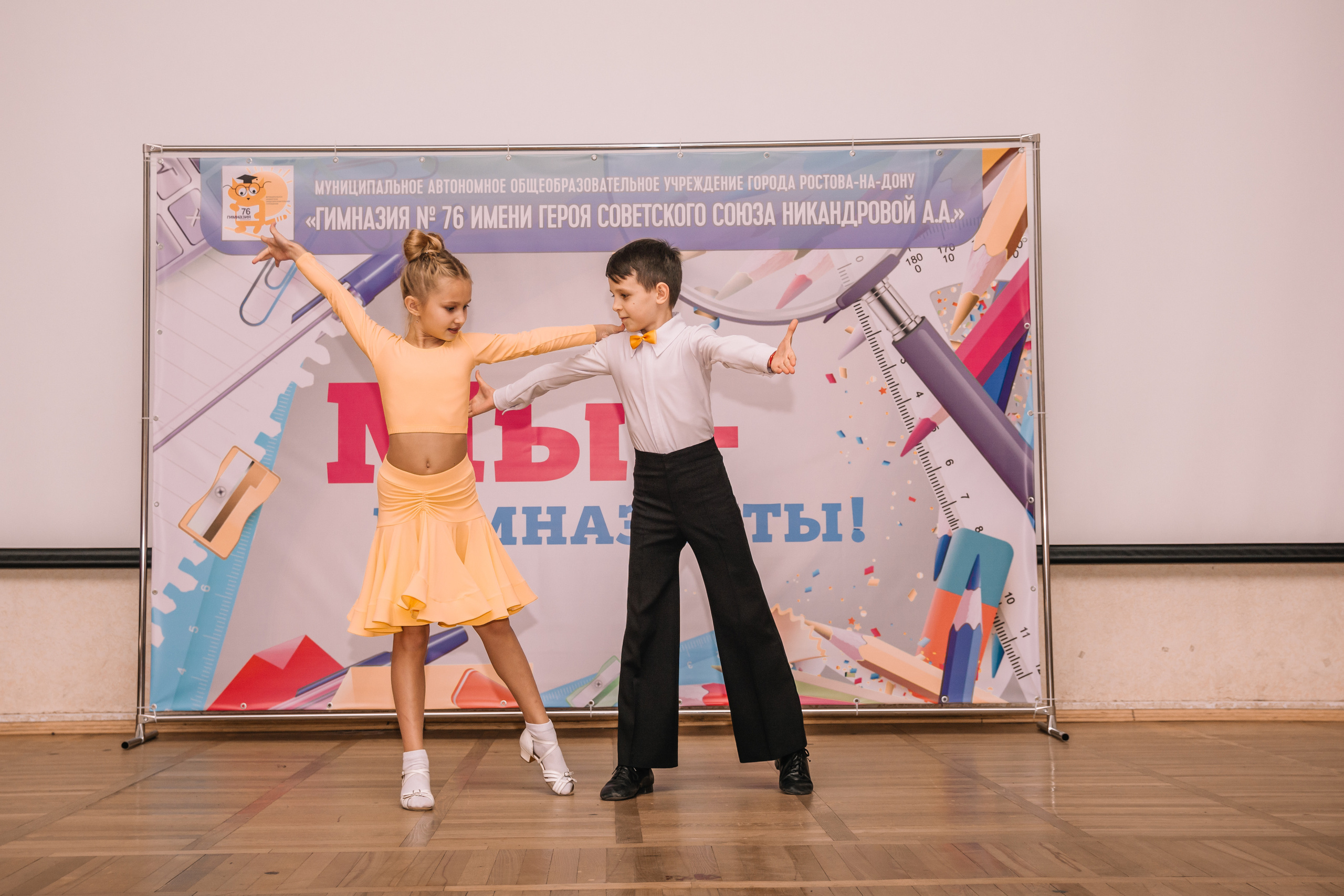 Посвящение в гимназисты, репортаж школьного праздника. Семейный и детский фотограф Кущ Наташа