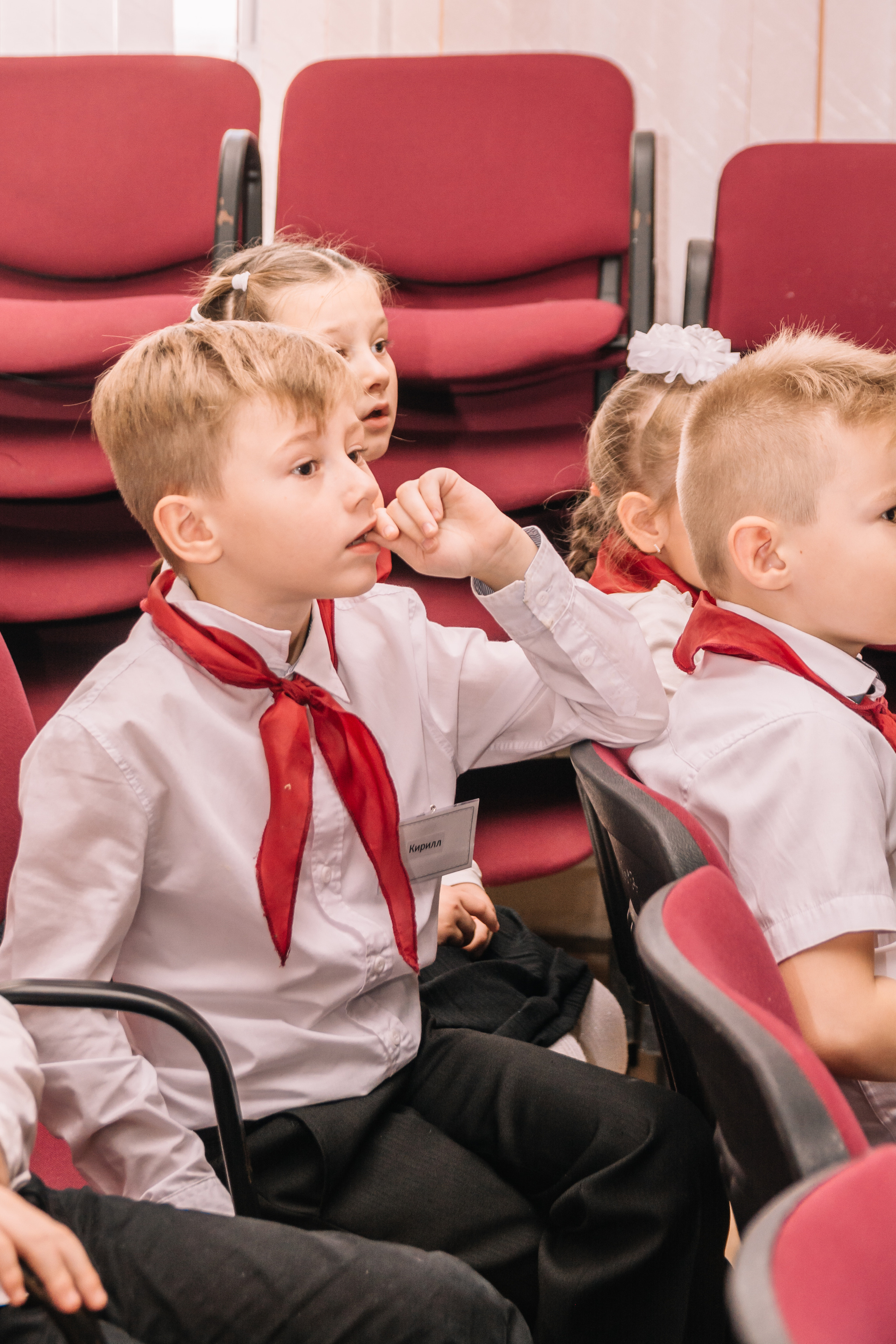 Посвящение в гимназисты, репортаж школьного праздника. Семейный и детский фотограф Кущ Наташа