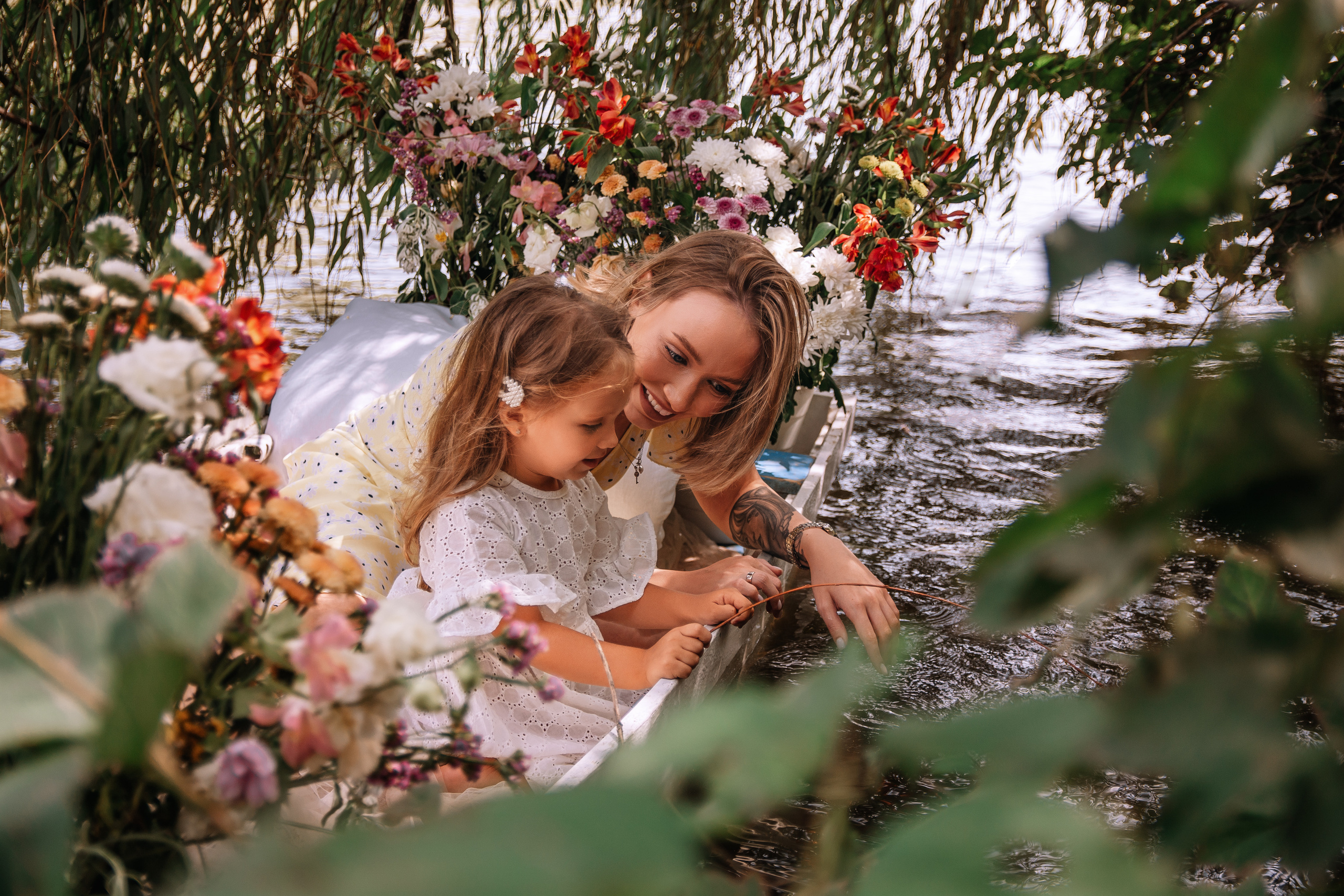 Катя и Дина, уличная фотосессия в студии. Семейный и детский фотограф Кущ Наташа