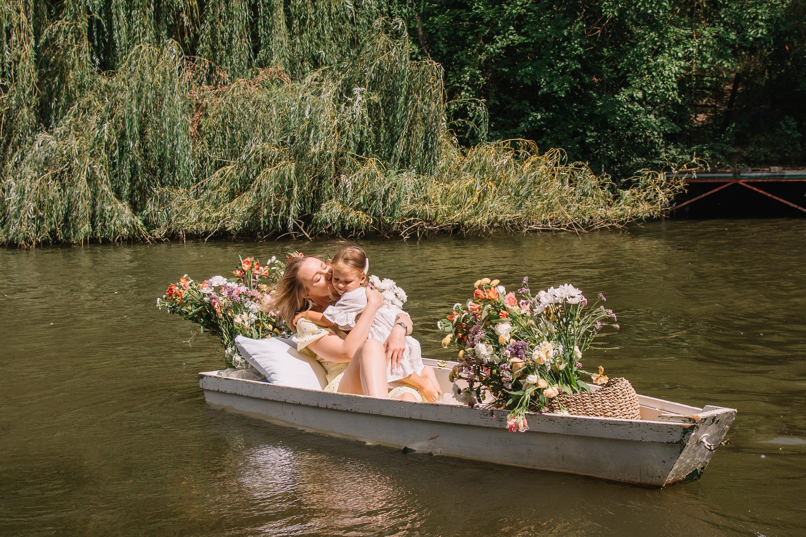 Катя и Дина, уличная фотосессия в студии. Семейный и детский фотограф Кущ Наташа
