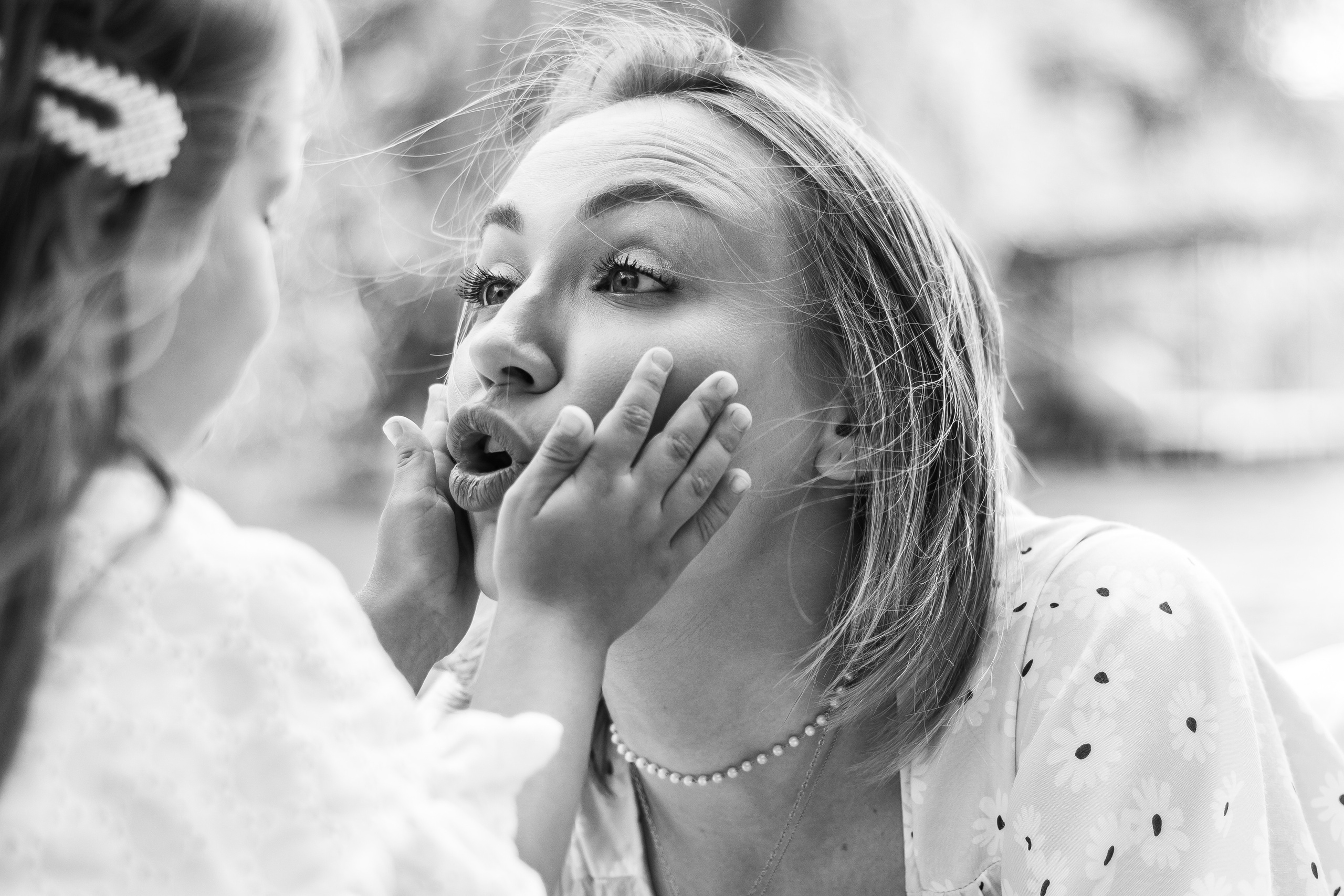 Катя и Дина, уличная фотосессия в студии. Семейный и детский фотограф Кущ Наташа