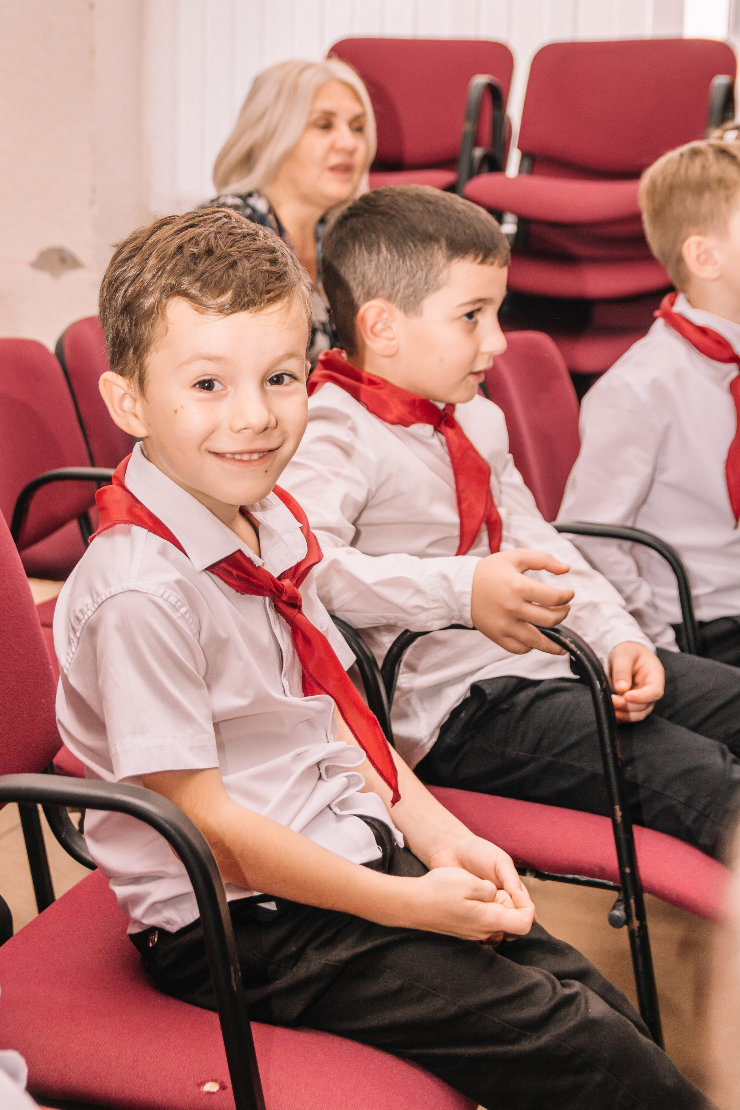 Посвящение в гимназисты, репортаж школьного праздника. Семейный и детский фотограф Кущ Наташа