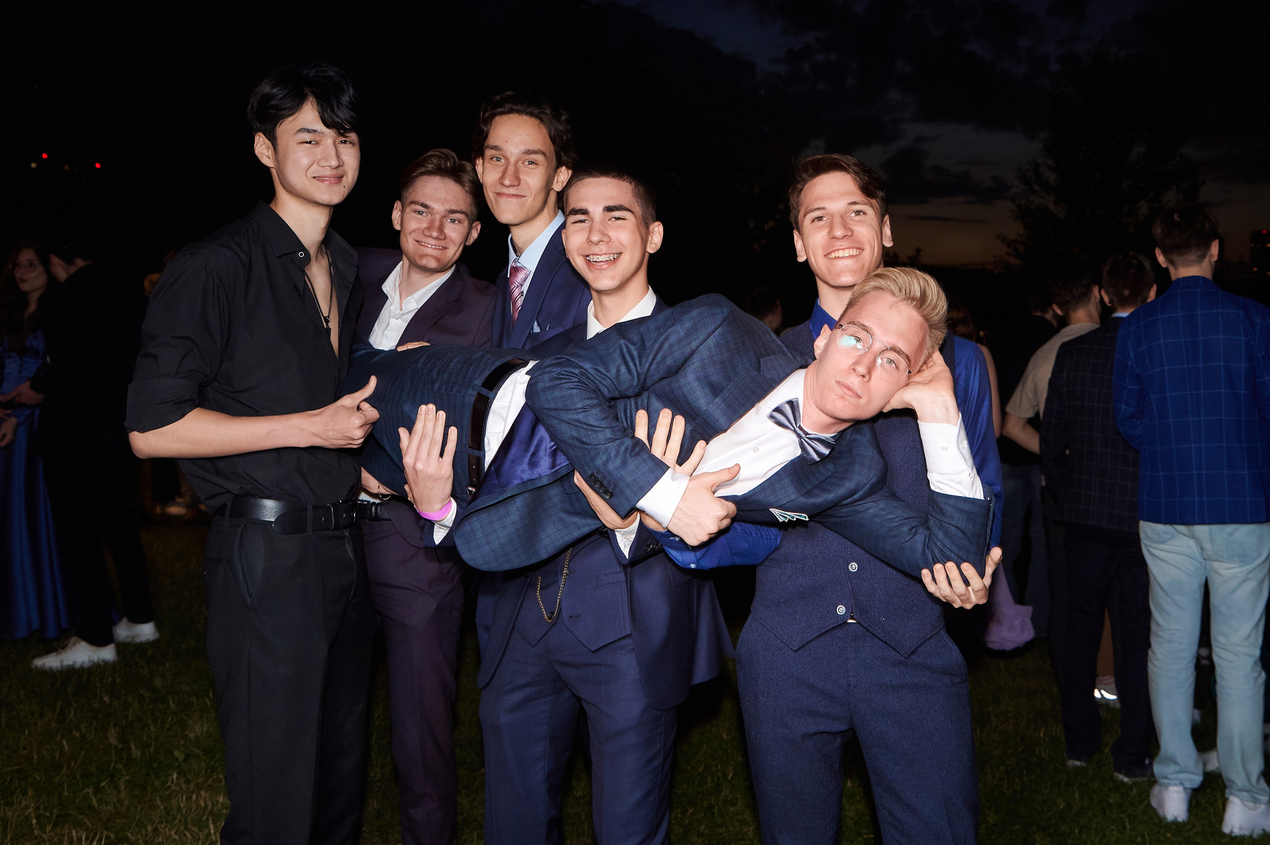 Школа. Выпускные 11 классы. Goganaft.ru — Репортажный фотограф в Москве Георгий Коненков