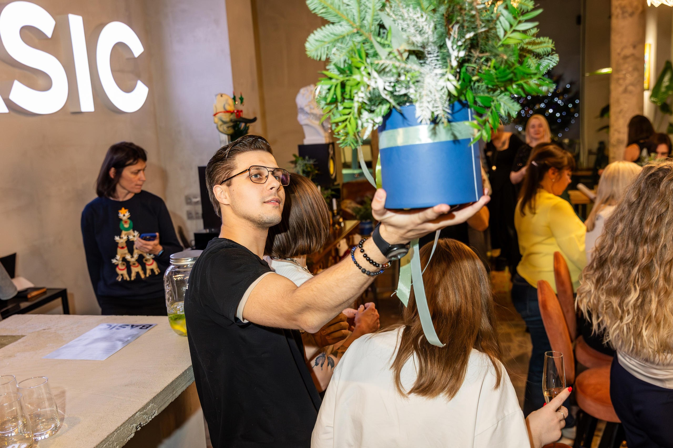 Новогодние корпоративы 2025. ILIAS BLACK — Фотограф свадеб и мероприятий в Минске и Беларуси