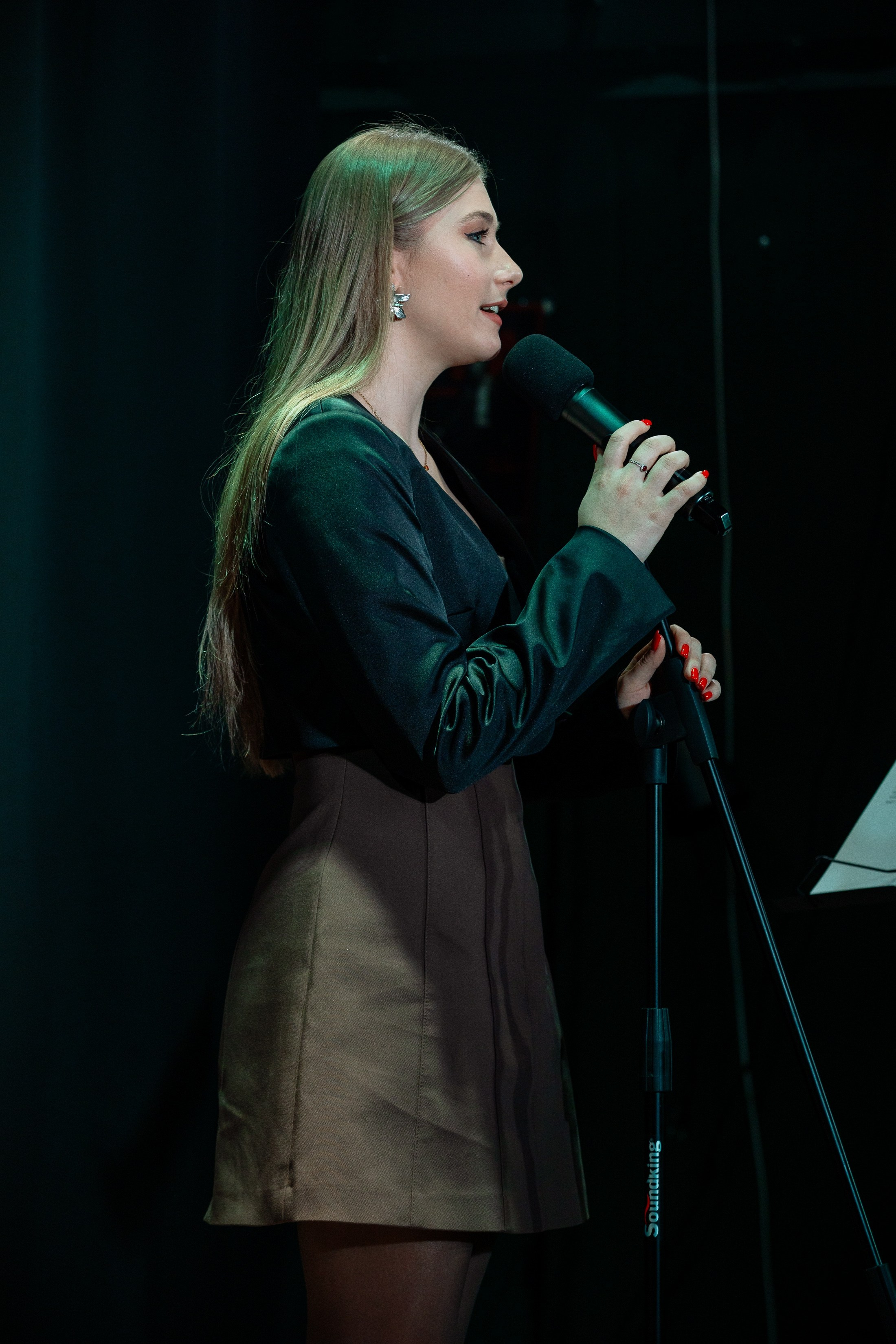 Поэтический вечер с Игорем Бушмелевым и Никой Станиславчик. Фотограф Юлия Мальцева