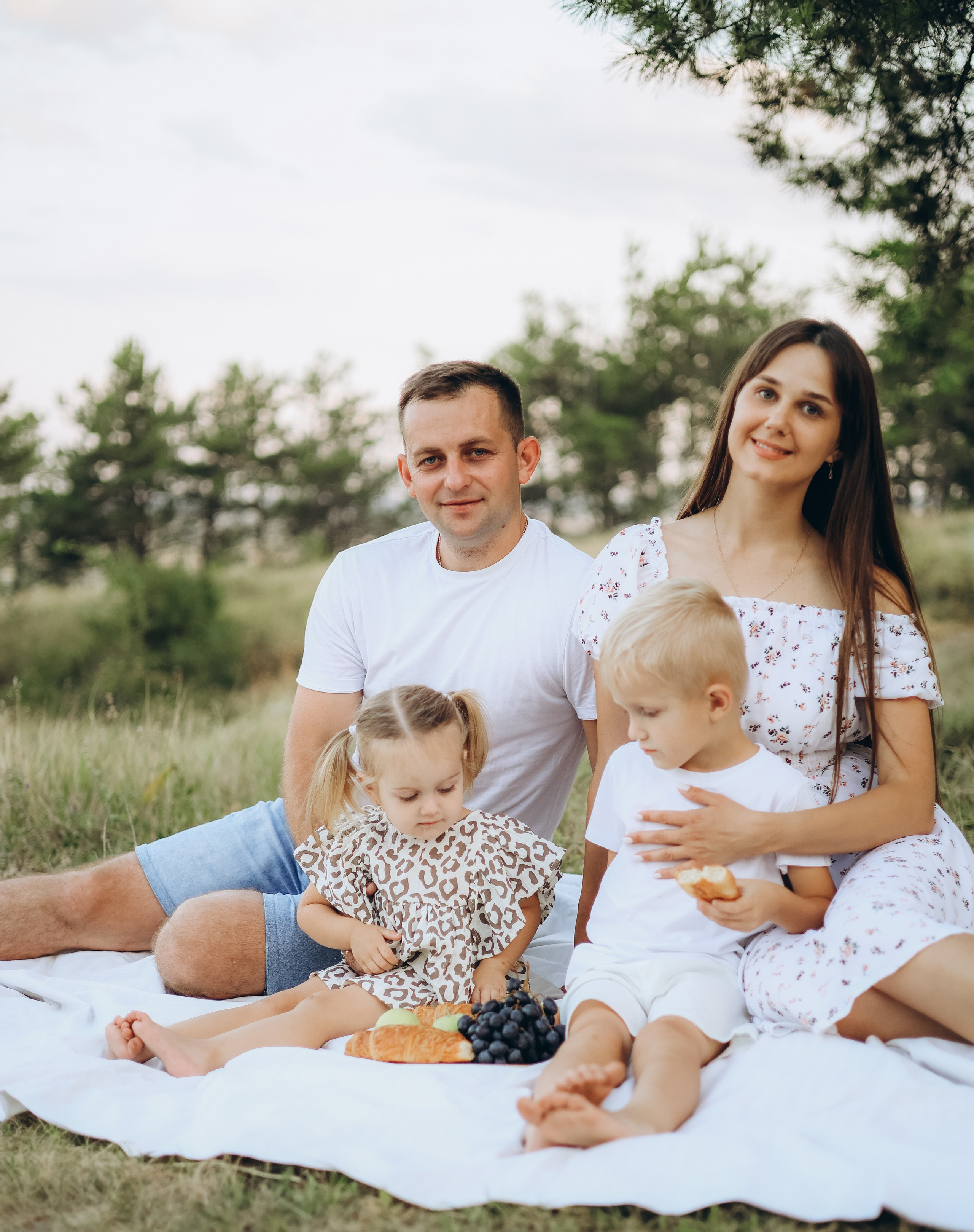 Сергей, Вика, Артем и Алина. Фотограф Алевтина Матешук