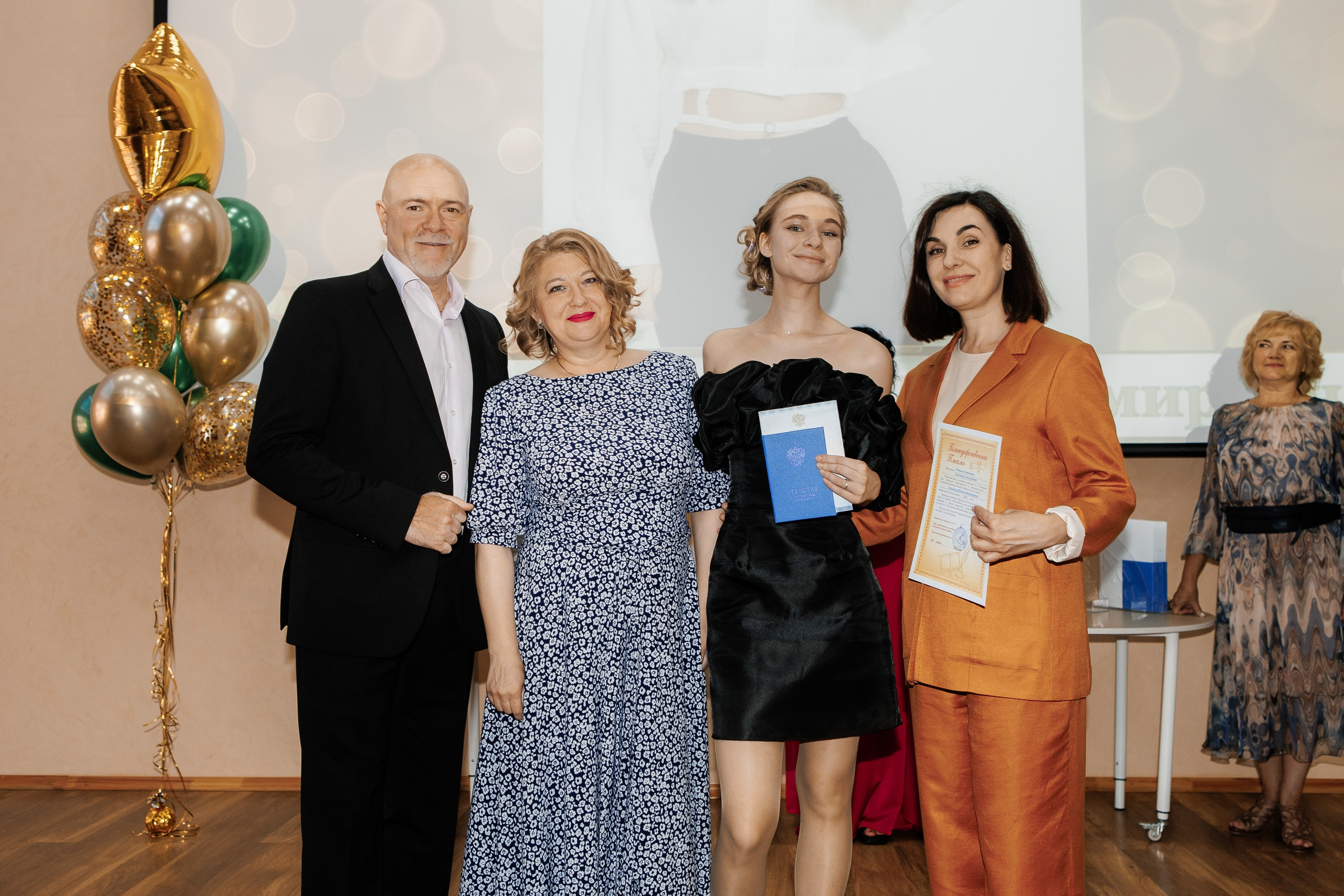 Выпускной Гимназия 12 2024 г. Свадебный и портретный Фотограф в Липецке Дмитрий Котюков