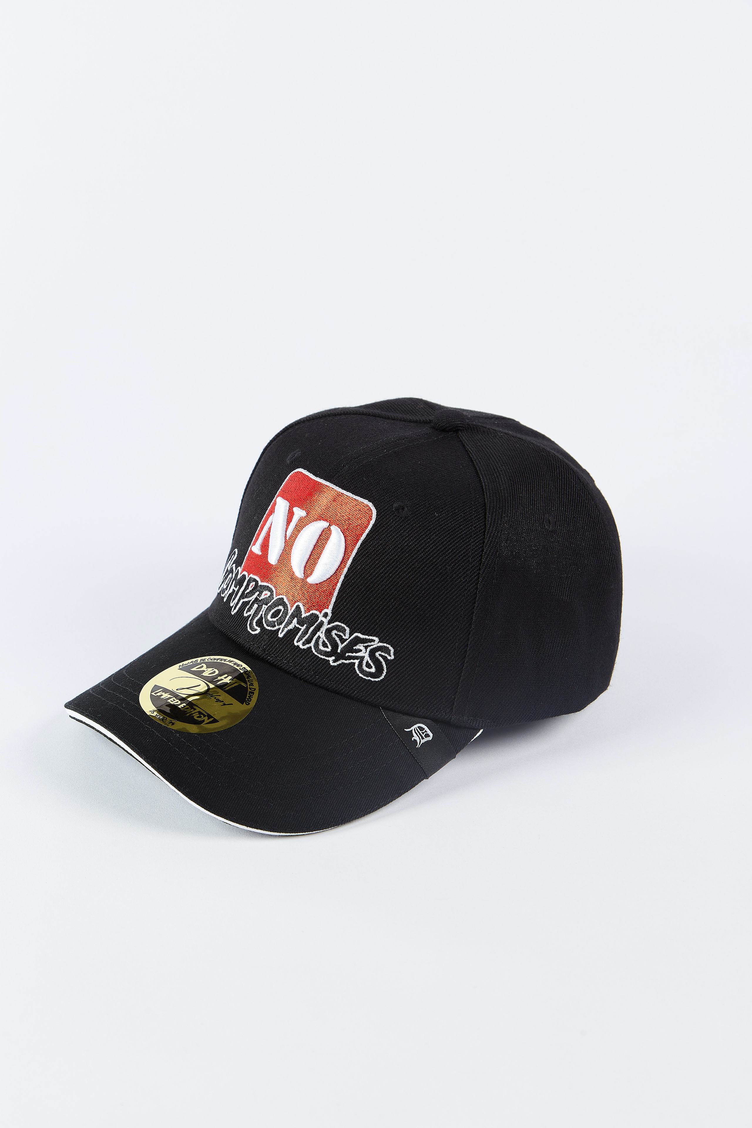 Съемка кепок. Фотограф Руслан Потапов в Краснодаре