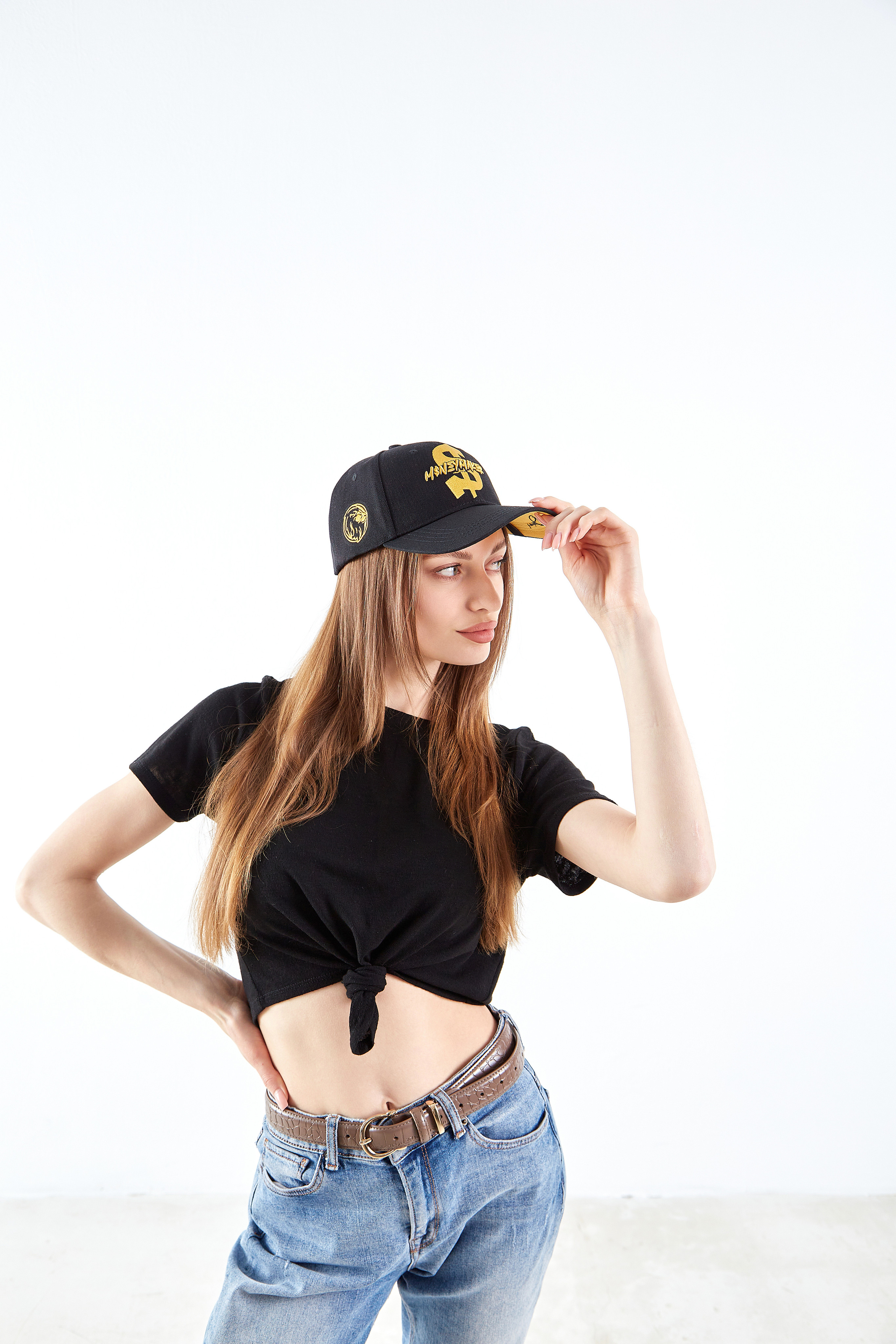 Фото кепок для маркетплейсов. Фотограф Руслан Потапов в Краснодаре