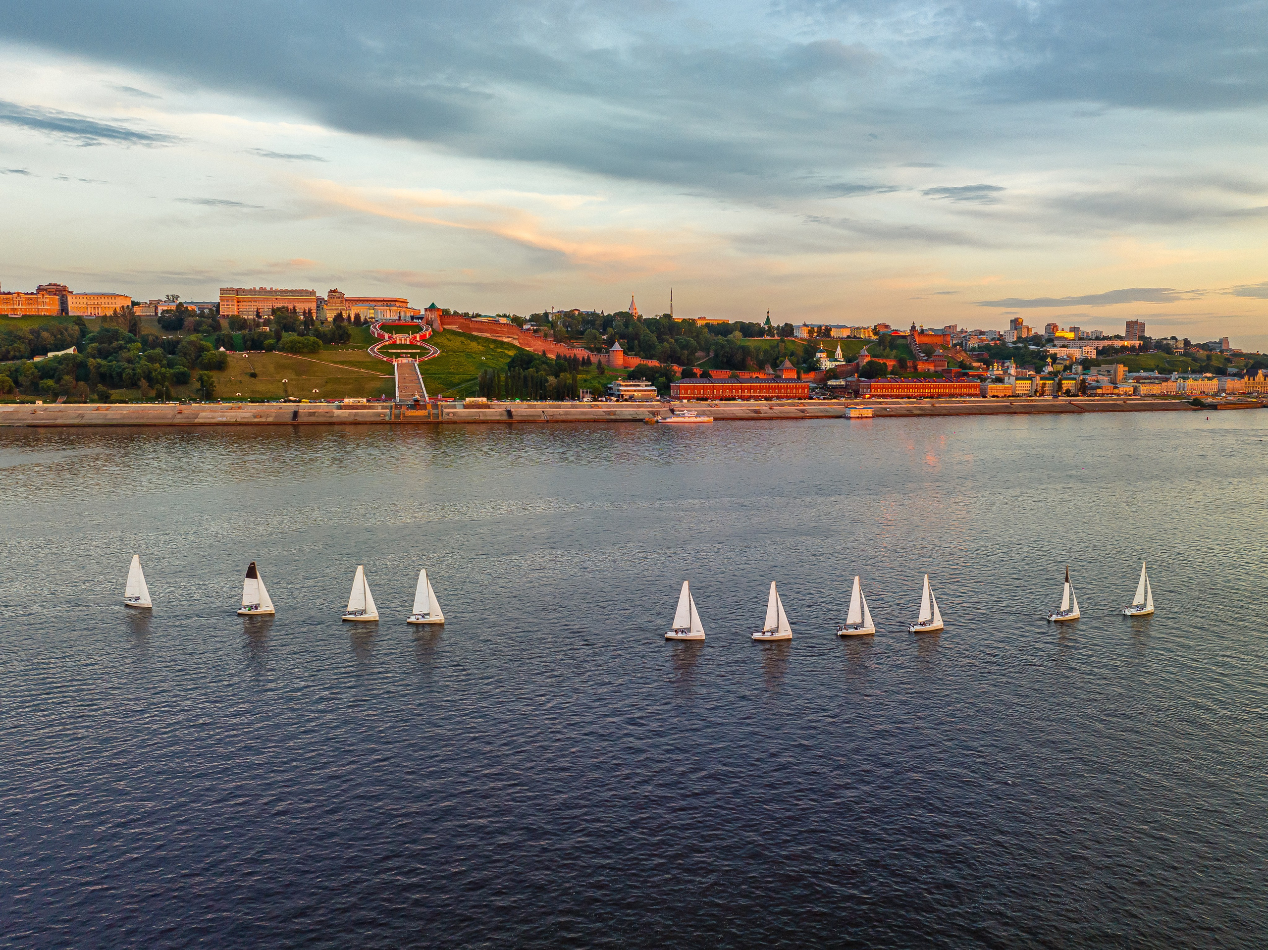 Лето. Яхты. Нижний. Гид экскурсовод в Нижнем Новгороде Наталья Шагина