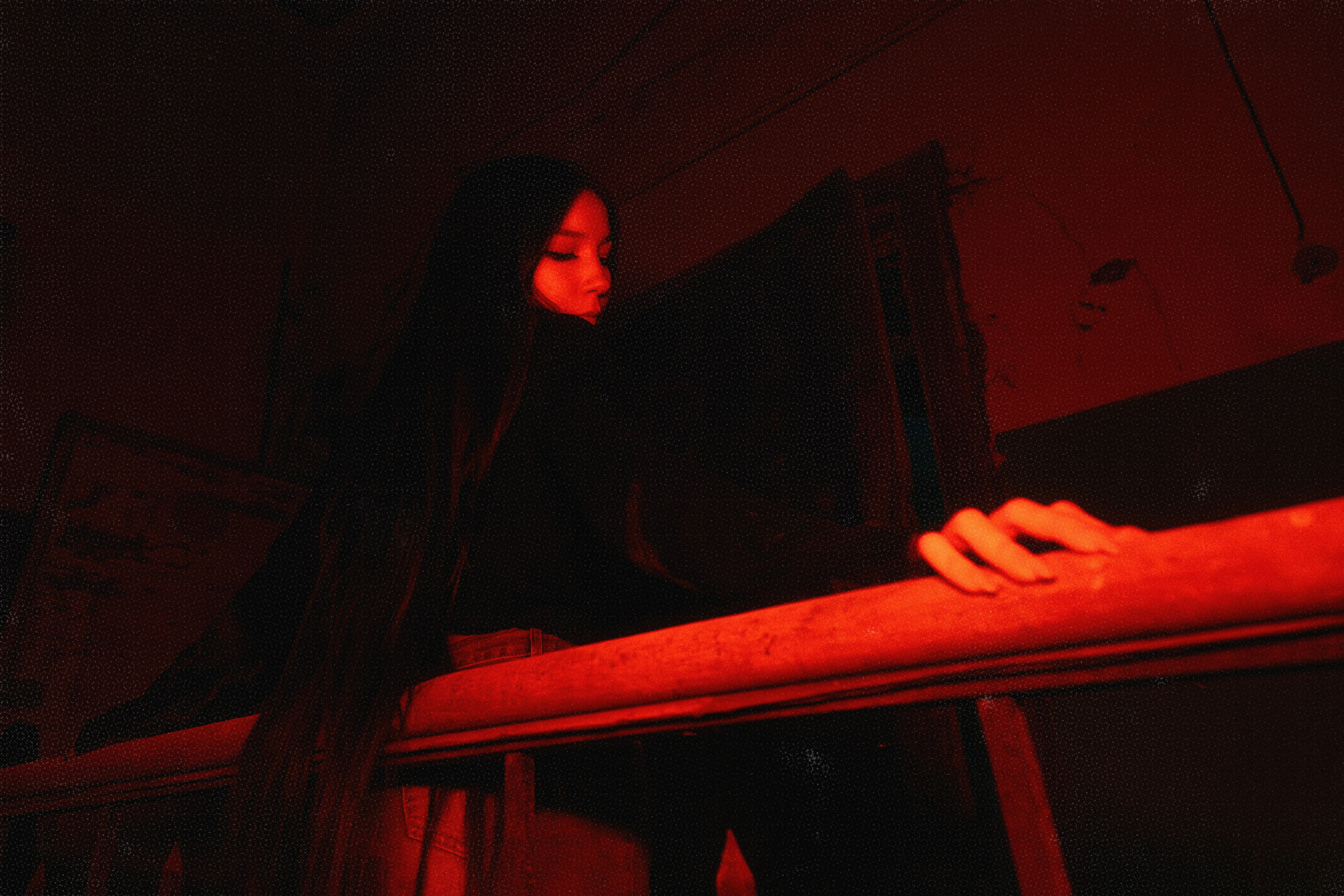 Эльвина в ярости на заброшке. Арсений Марасинский — фотограф в Казани