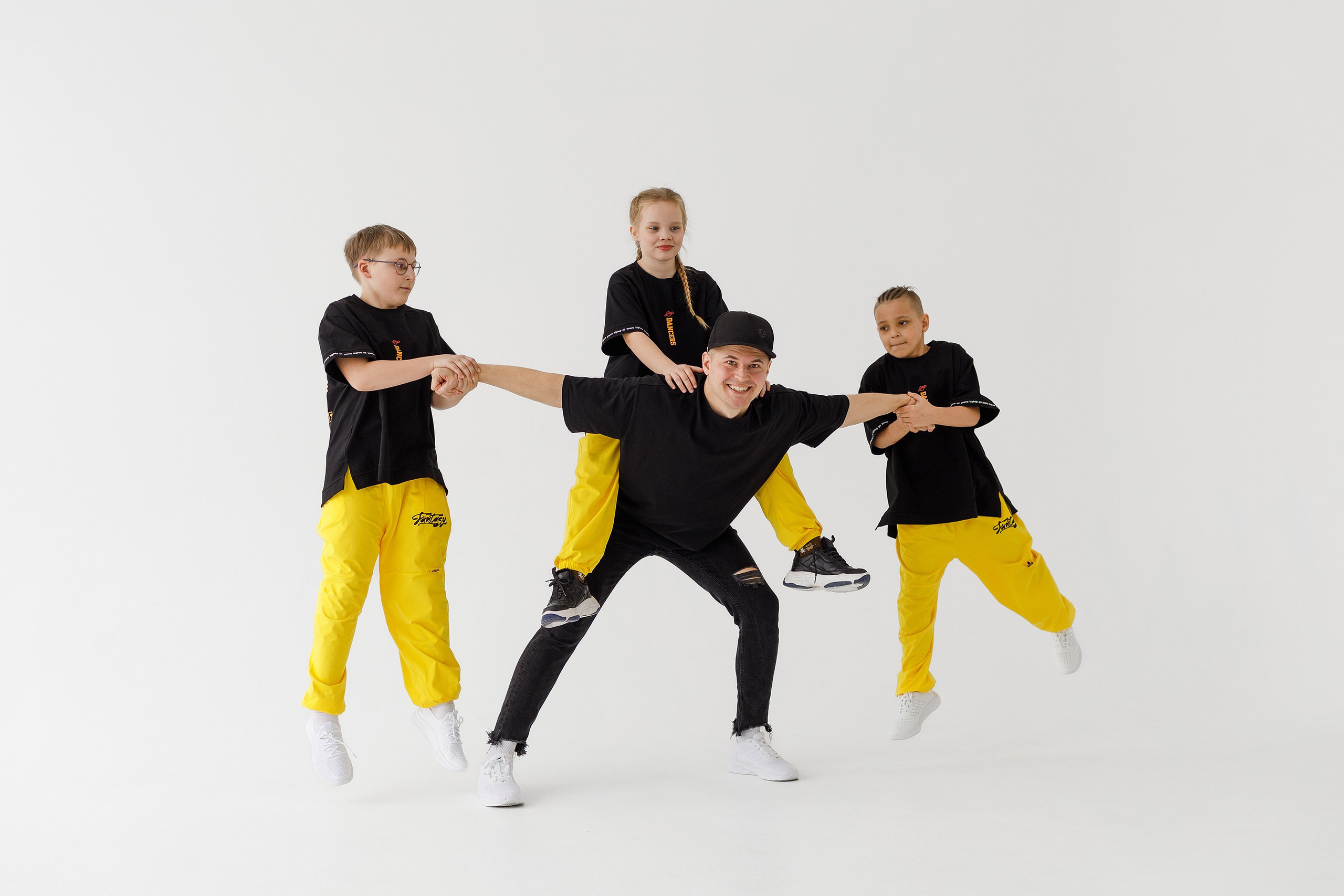 Фотосессия студии танцев. Профессиональный фотограф в Новосибирске