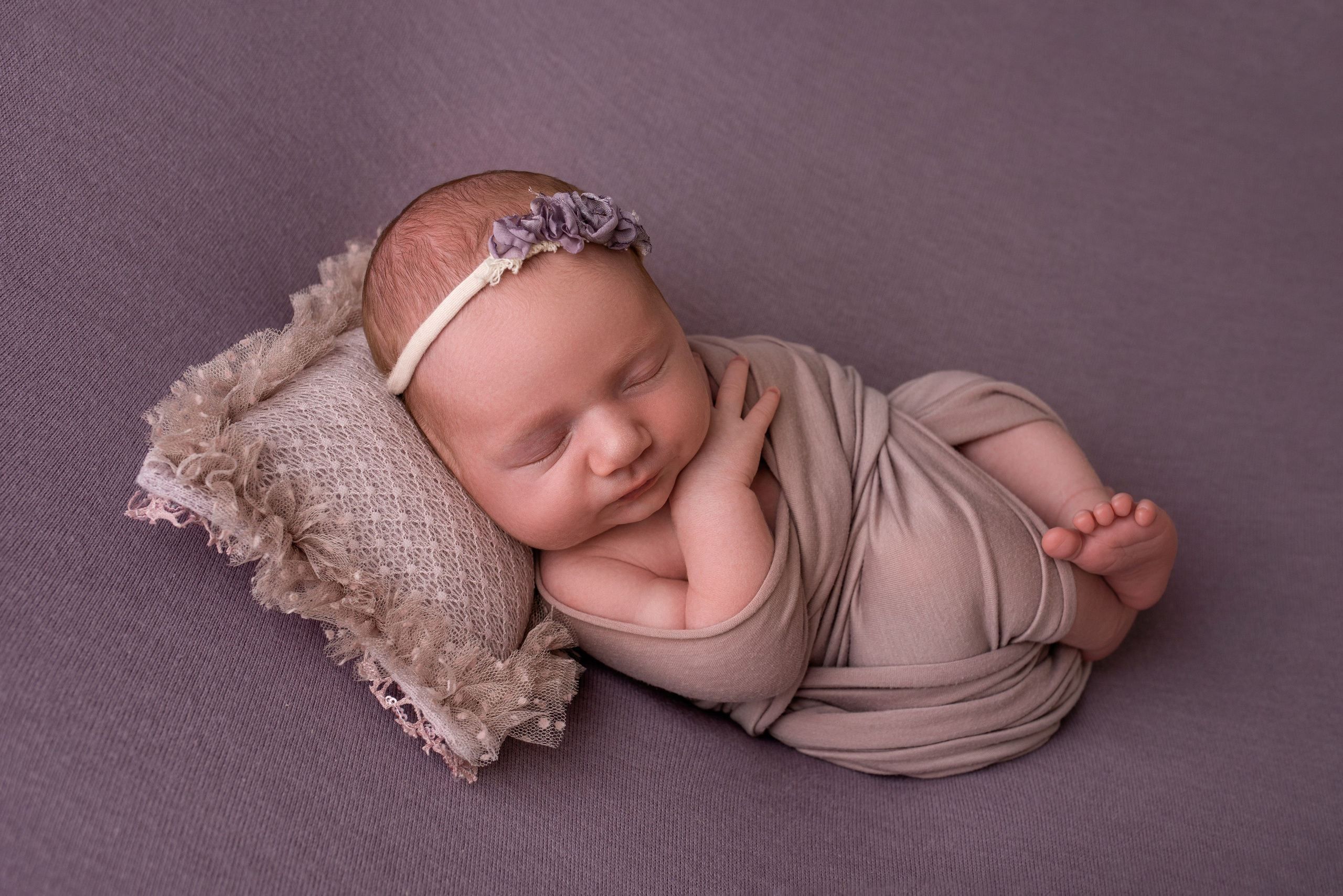 Новорождённые (в обмотках). Детский фотограф новорождённых в Минске Боровик Екатерина