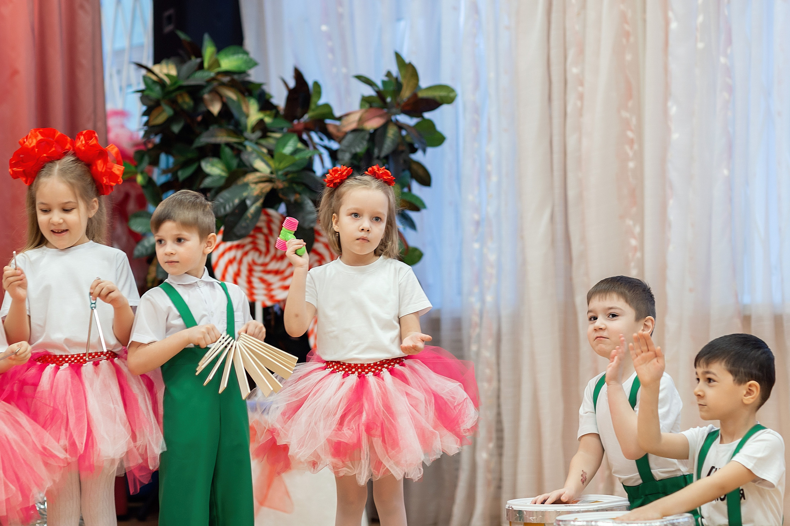 Утренник_"Карамельная фабрика» 2024. Семейный фотограф в Санкт-Петербурге