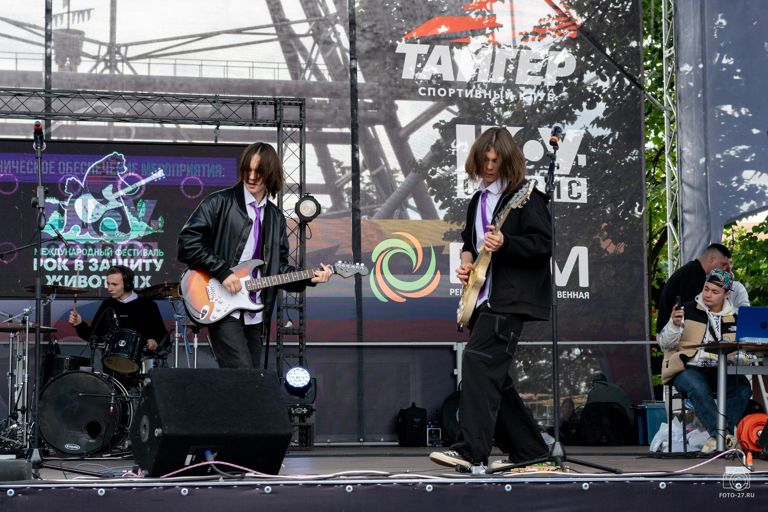 Антон Курдюмов фотограф в Хабаровске Рина Курдюмова фото27 foto27 Антон Дорофеев репортажный репортаж документалист Тони и Рина фотосоздатели Международный фестиваль Рок в защиту животных Хабаровск