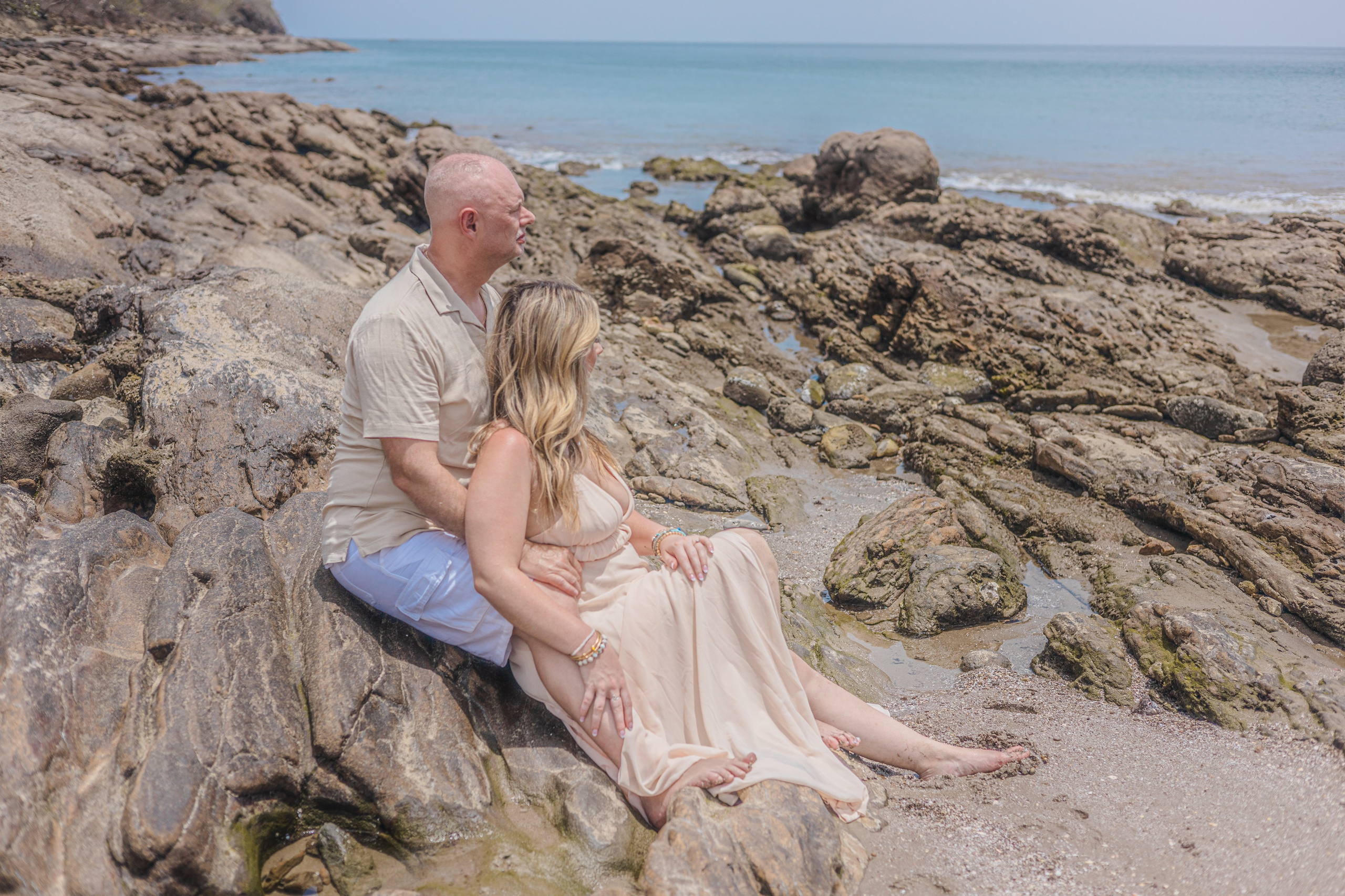 Ocean lovely moments. Family, portrait, content photo in Costa Rica Evgeniya Besprozvannykh