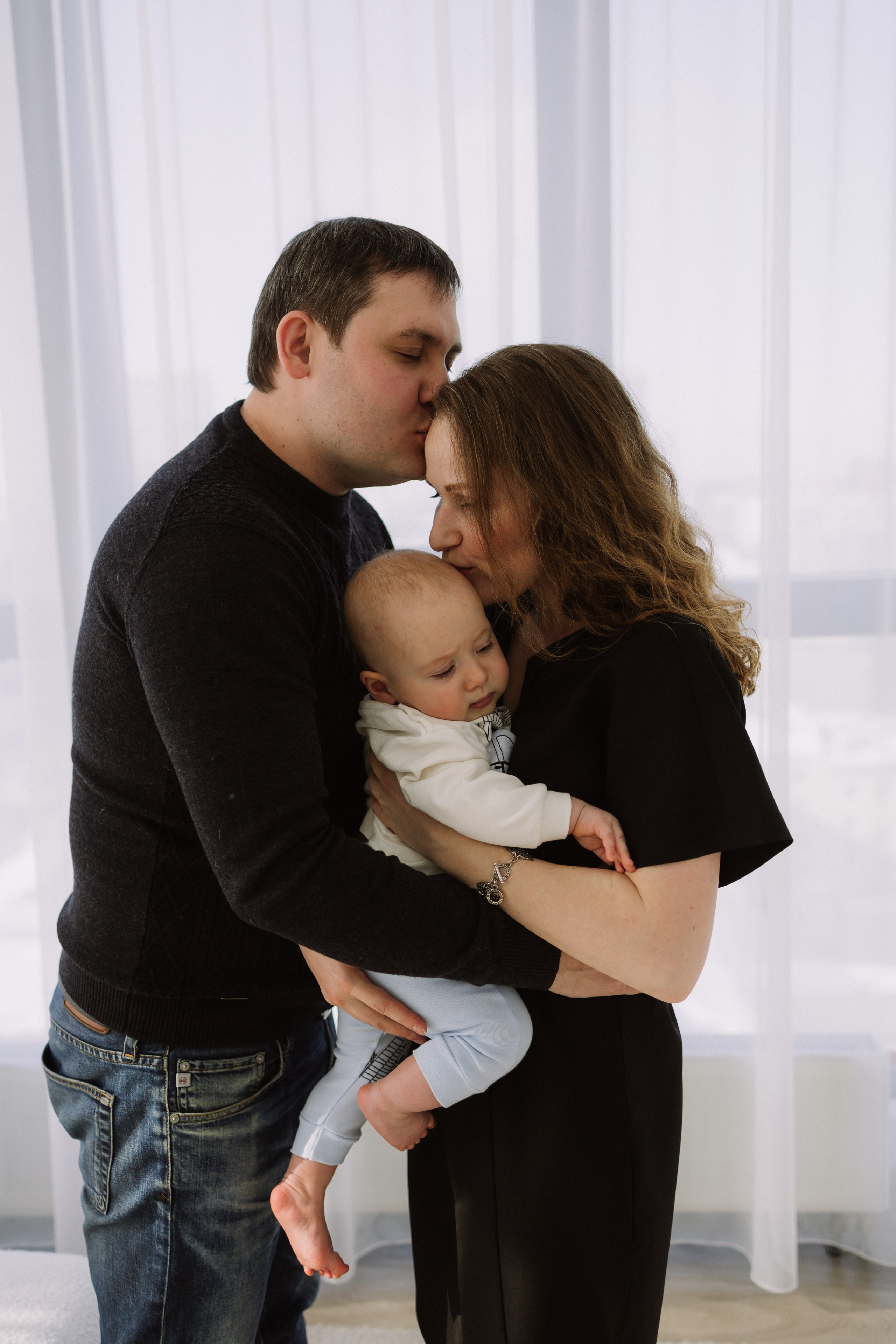 Студийная. Большая семья. Фотограф Уфа Башкирия Мухаметянова Алина. Свадебный семейный портретный