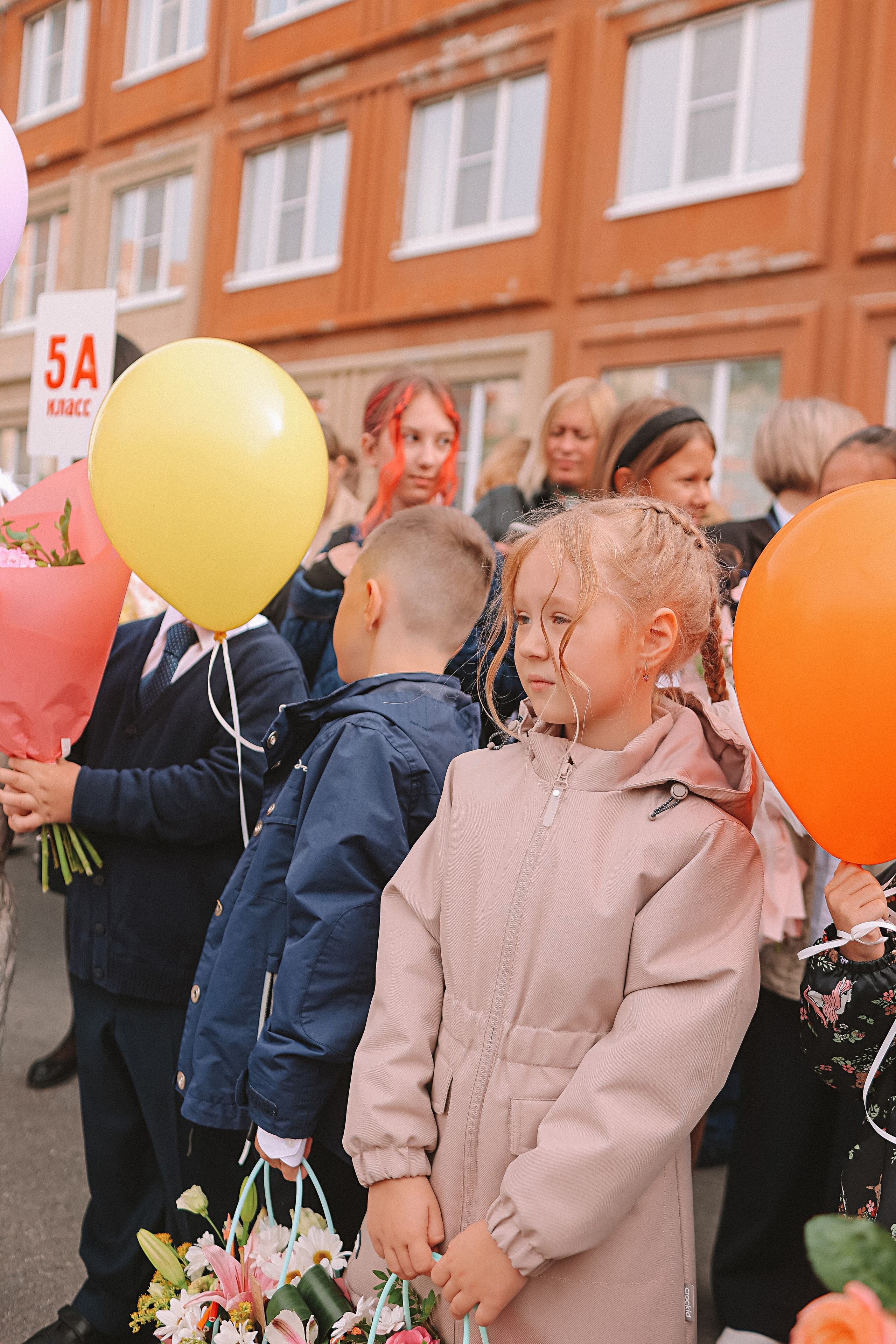1 сентября линейка+кл час+портреты. Семейный фотограф Тюмень, фотограф на роды Салмина Мария