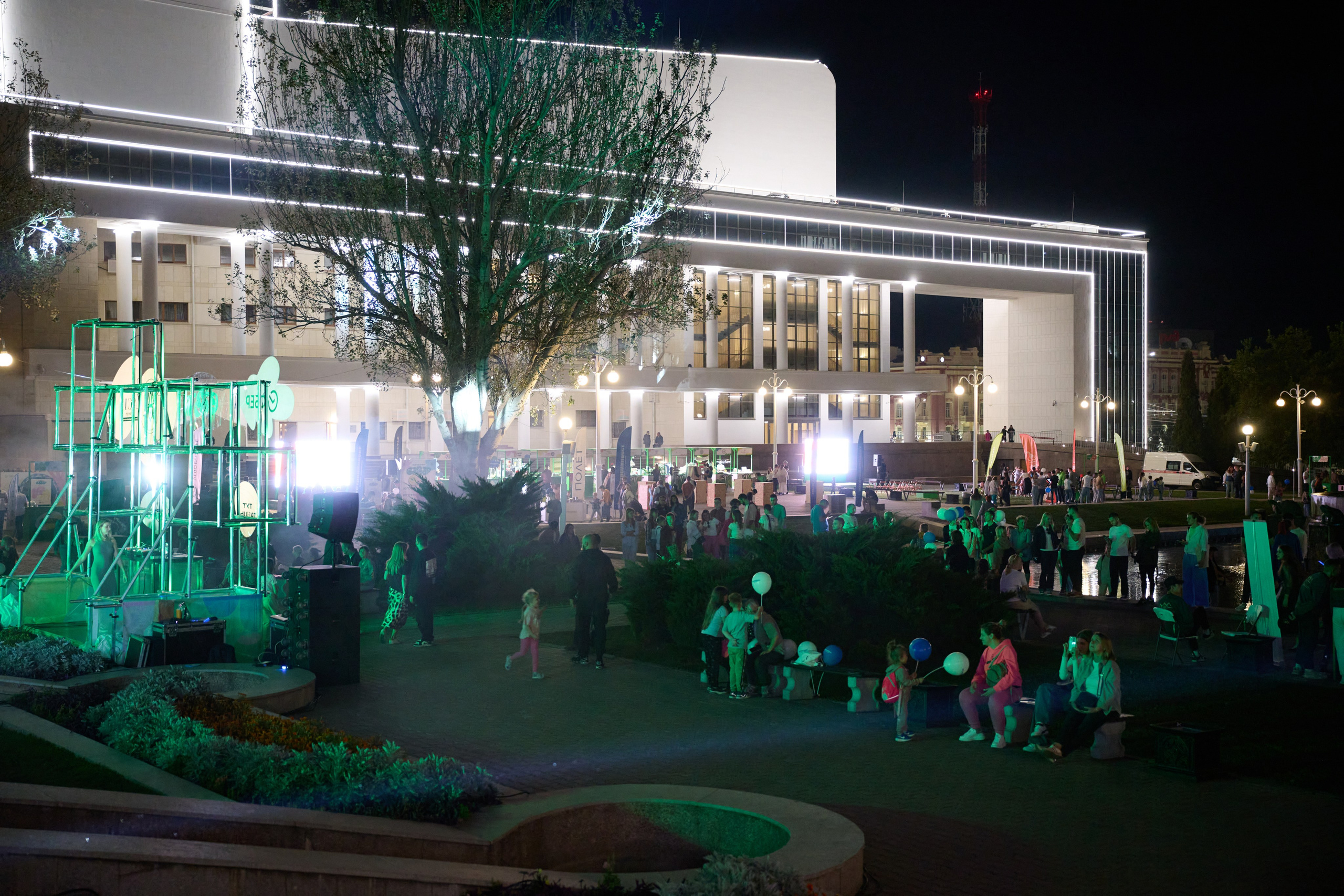 СБЕР базар на Театральной площади. Студия событий ДЕЙЗИ. Организация мероприятий. Свадебное агентство в Ростове-на-Дону. Свадебный организатор. Организация свадьбы под ключ