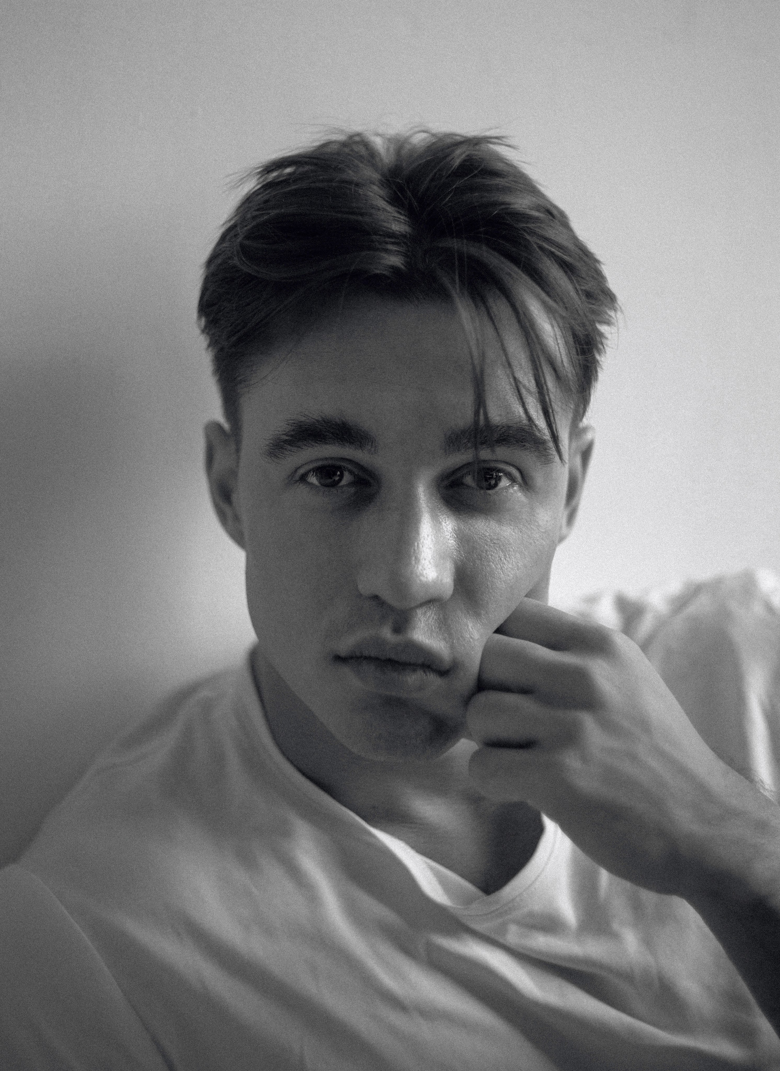 Мужской студийный портрет. Фотограф Лазарина Кучменова