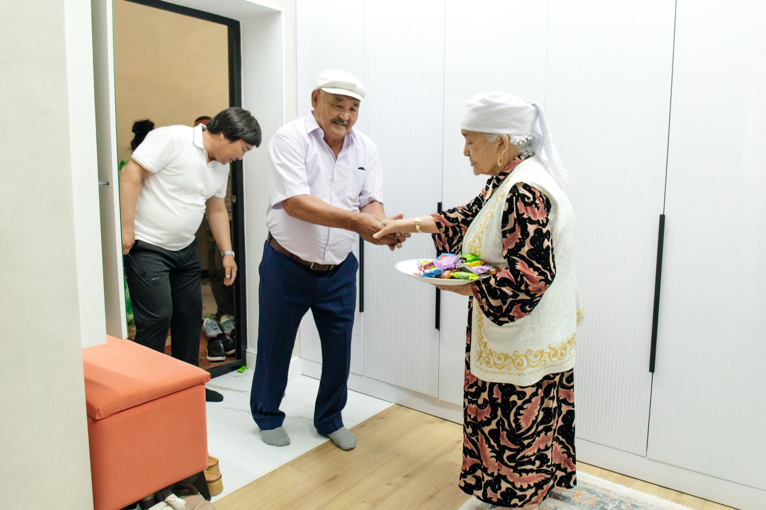 Moldir — syrğa salu. Wedding and Love story Photographer