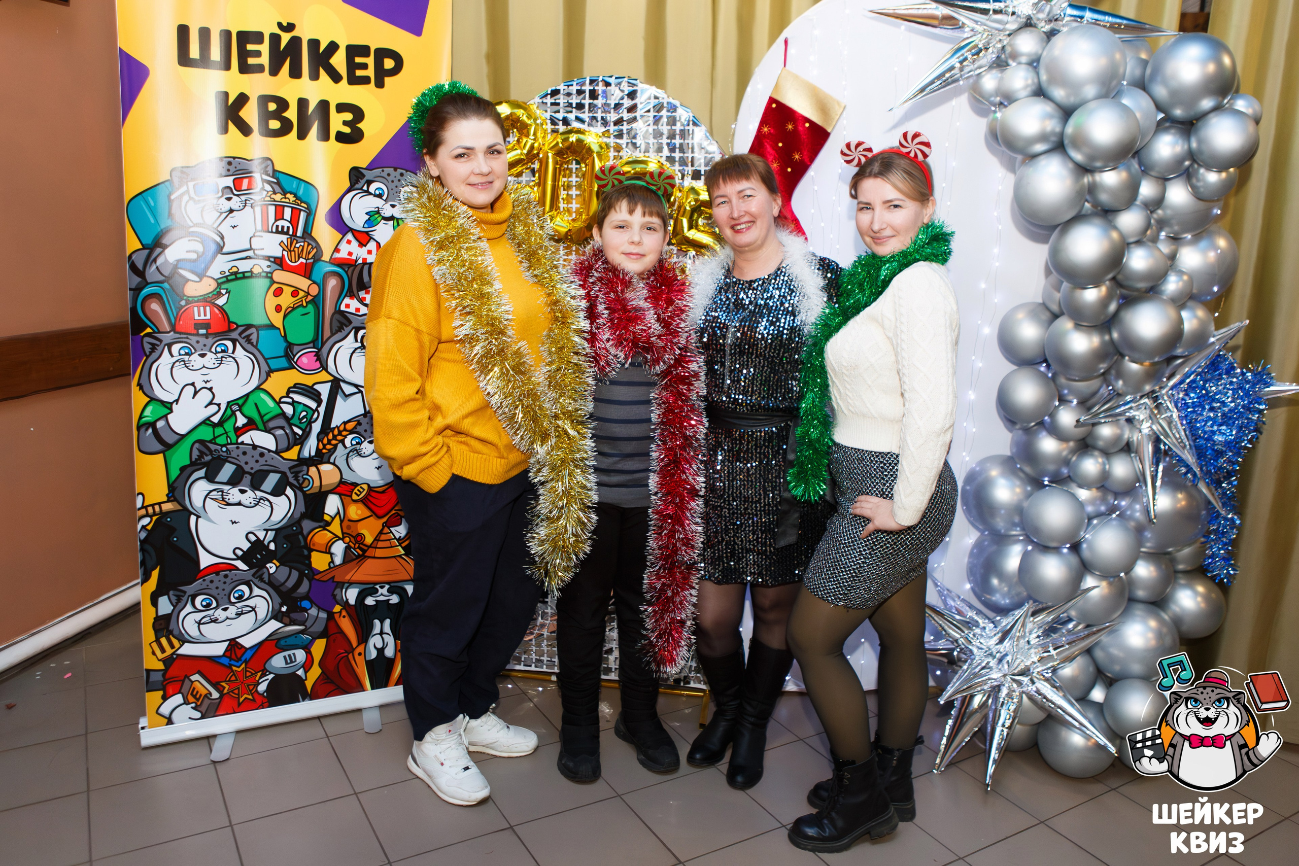 Новогодняя атмосфера квиза в Мценске от репортажного фотографа Николая Богатырева - bogatyrevphoto.ru 