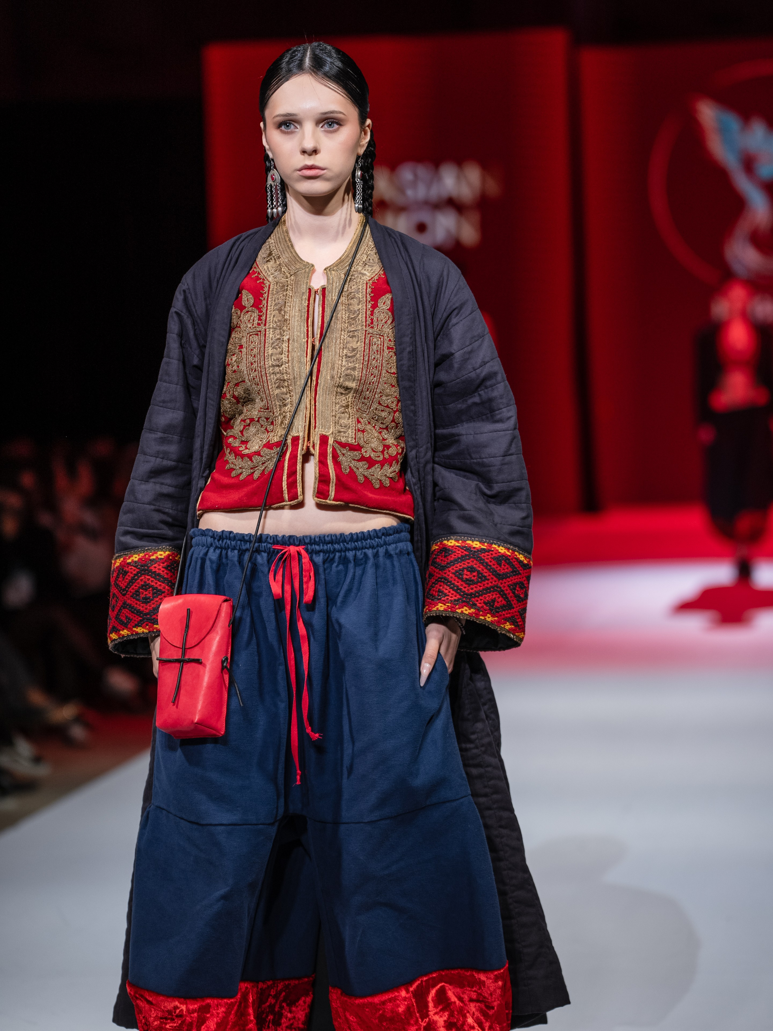 EURASIAN FASHION WEEK Reberth. Сайт Алматинского НЮ АРТ, будуар и фэшн фотографа Дениса Карпенко