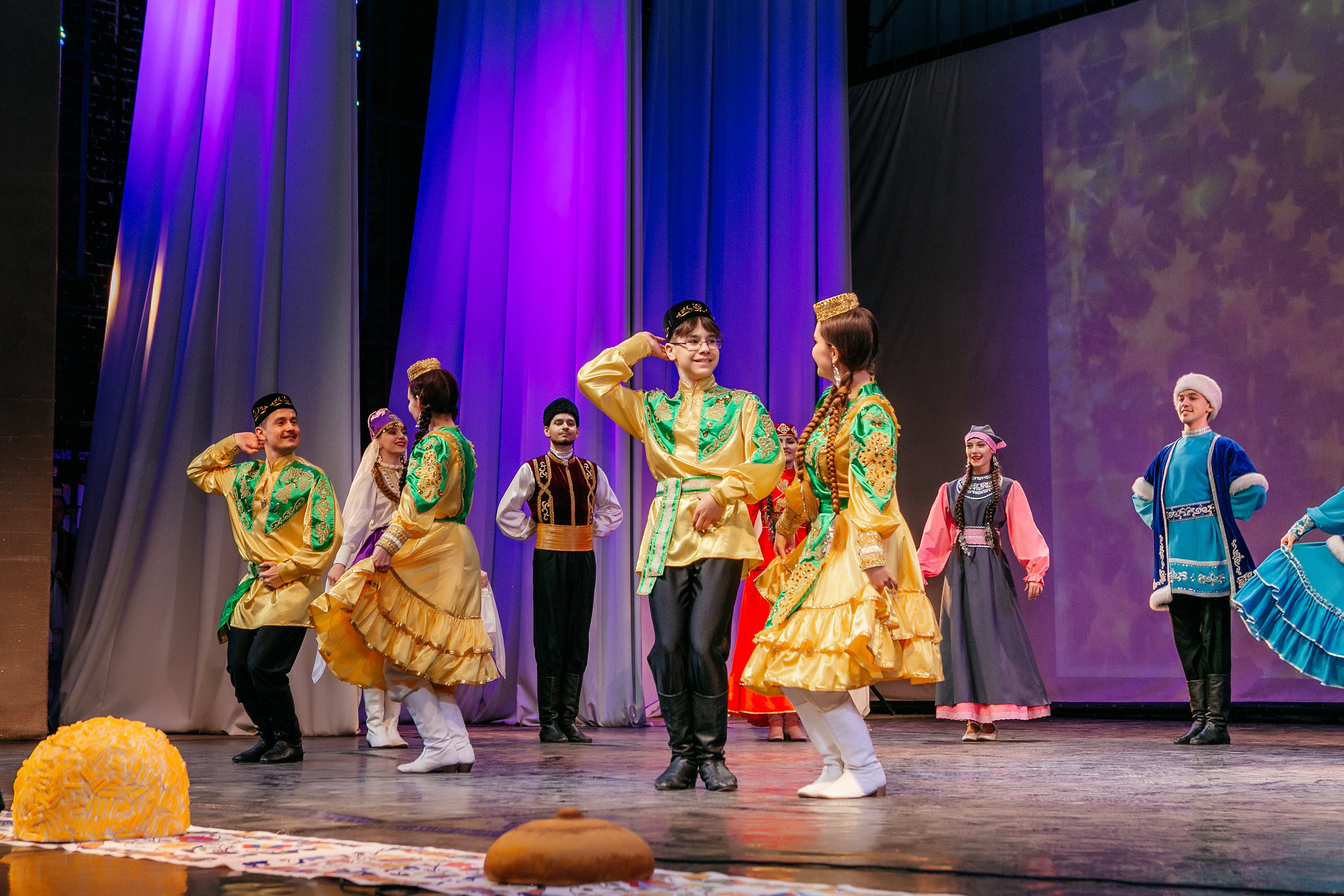 Межрегиональный фестиваль «Сибирские звезды». Контент фотограф, съемка для маркетплейсов, фуд съемка и репортажи в Новосибирске Ралия Галеева