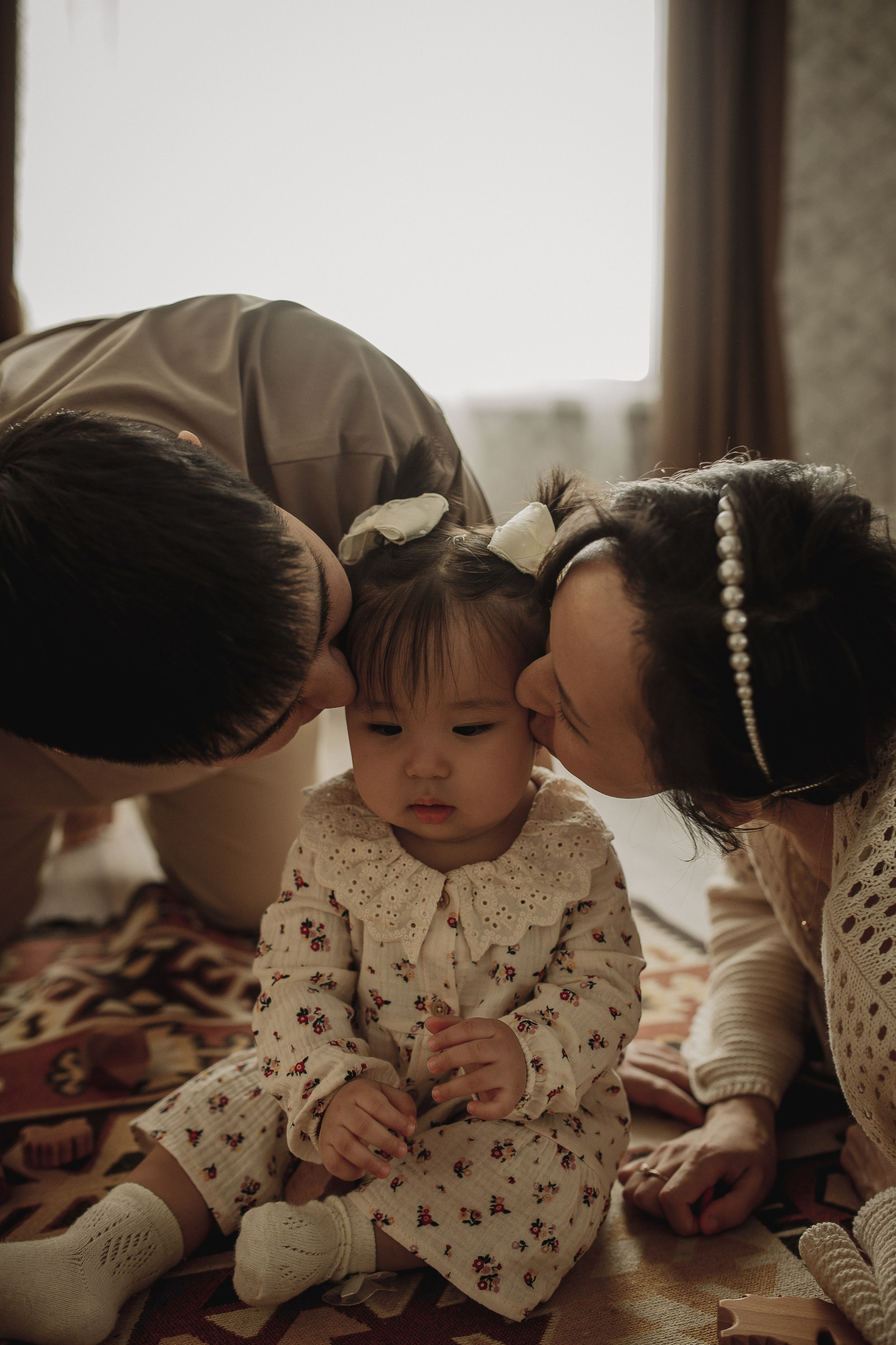 Семейные объятия в родных стенах. Семейный и свадебный фотограф в Саратове Катерина Оленская