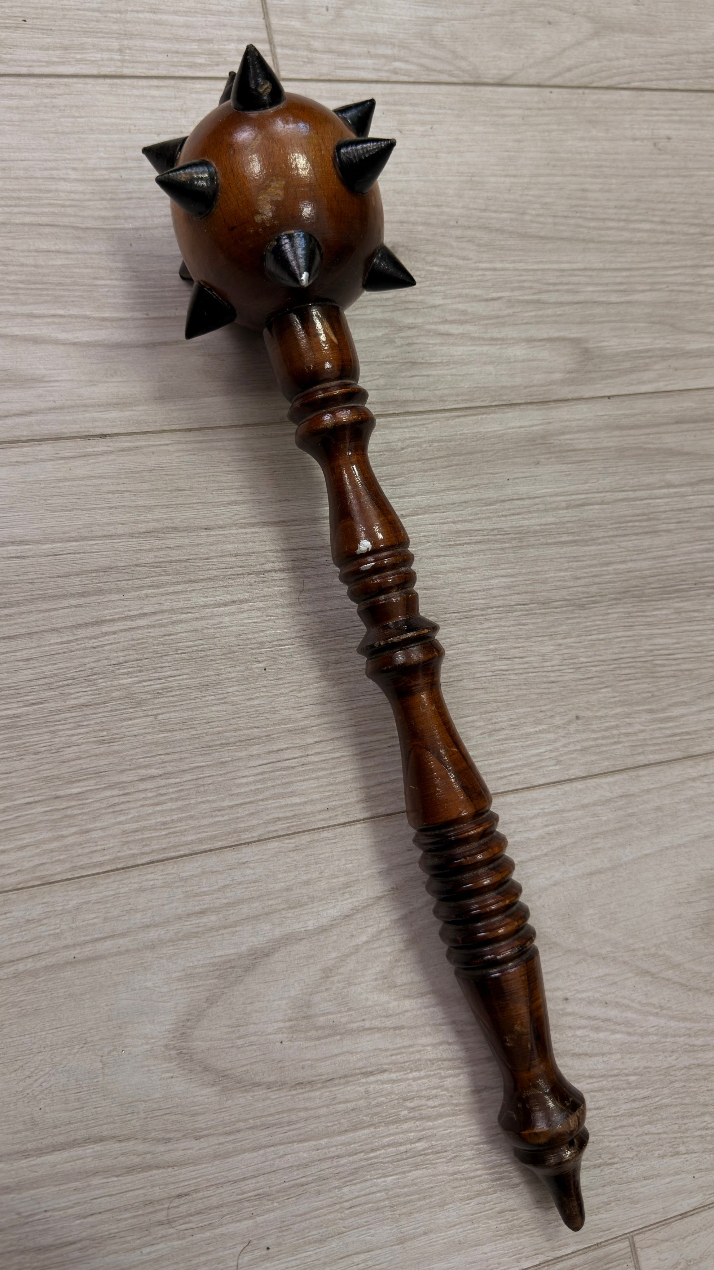 Оружейная в аренду. Аренда костюмов, платьев и реквизита для фотосессий на Камчатке