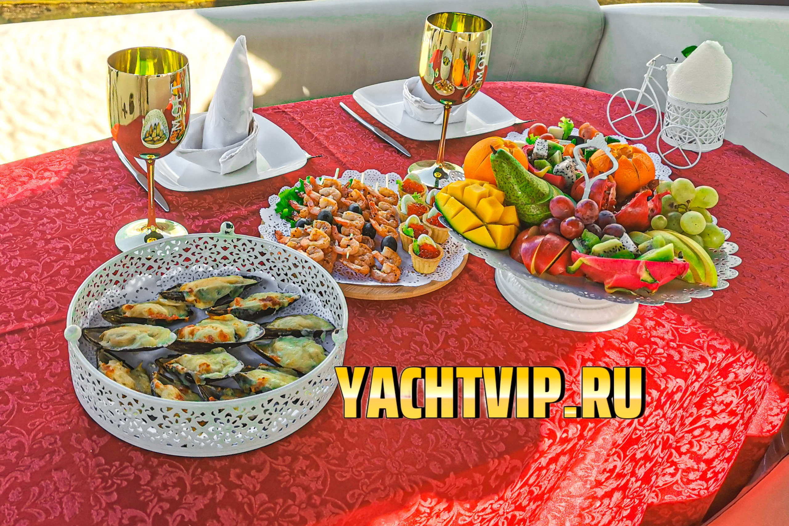 Кейтеринг на яхтах День рождение Девичник Мальчишник. Аренда Яхт в Сочи от Эконом до Премиум Класса