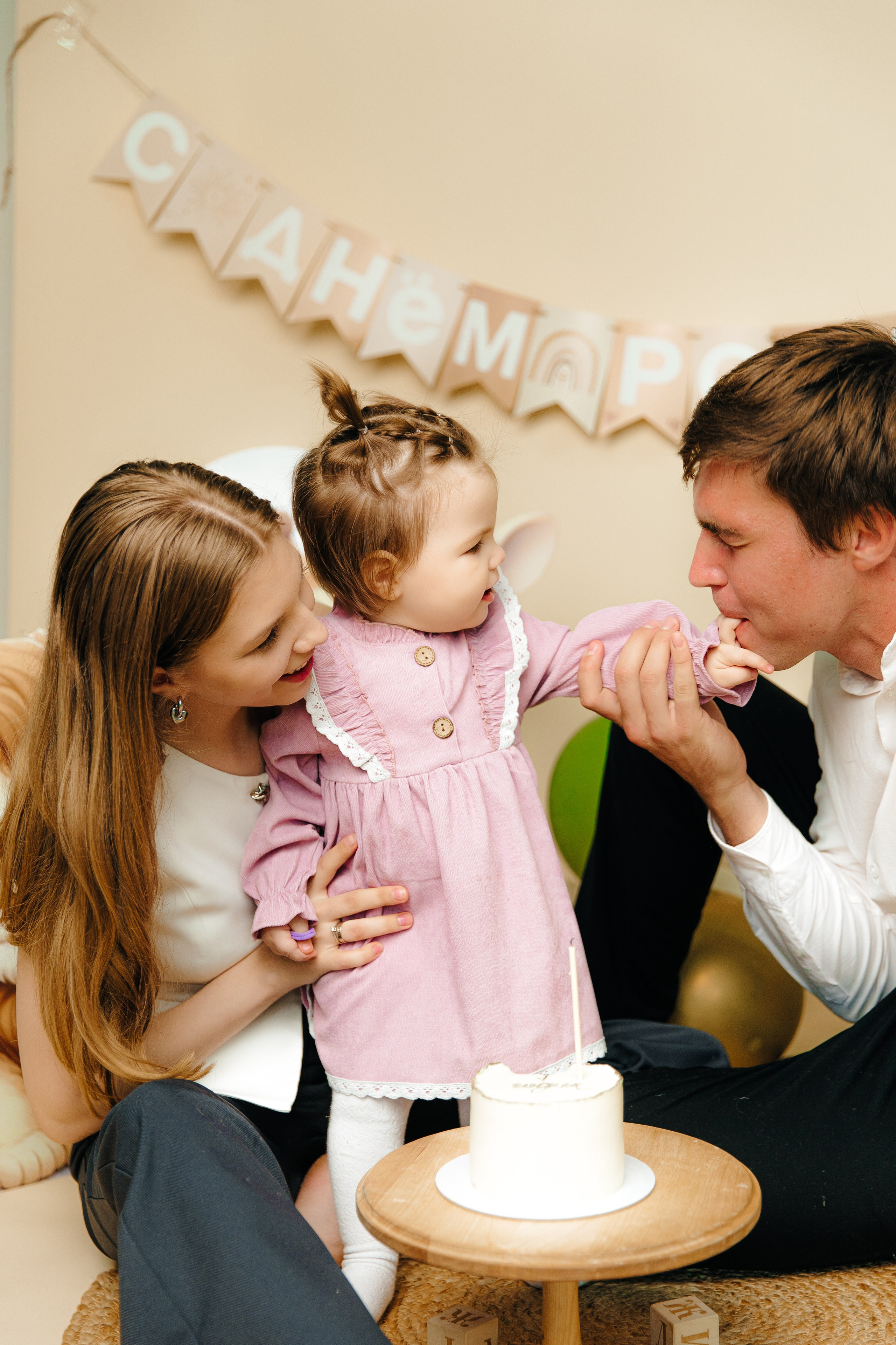 Варюше 1 годик. Свадебный фотограф Кропоткин Краснодар