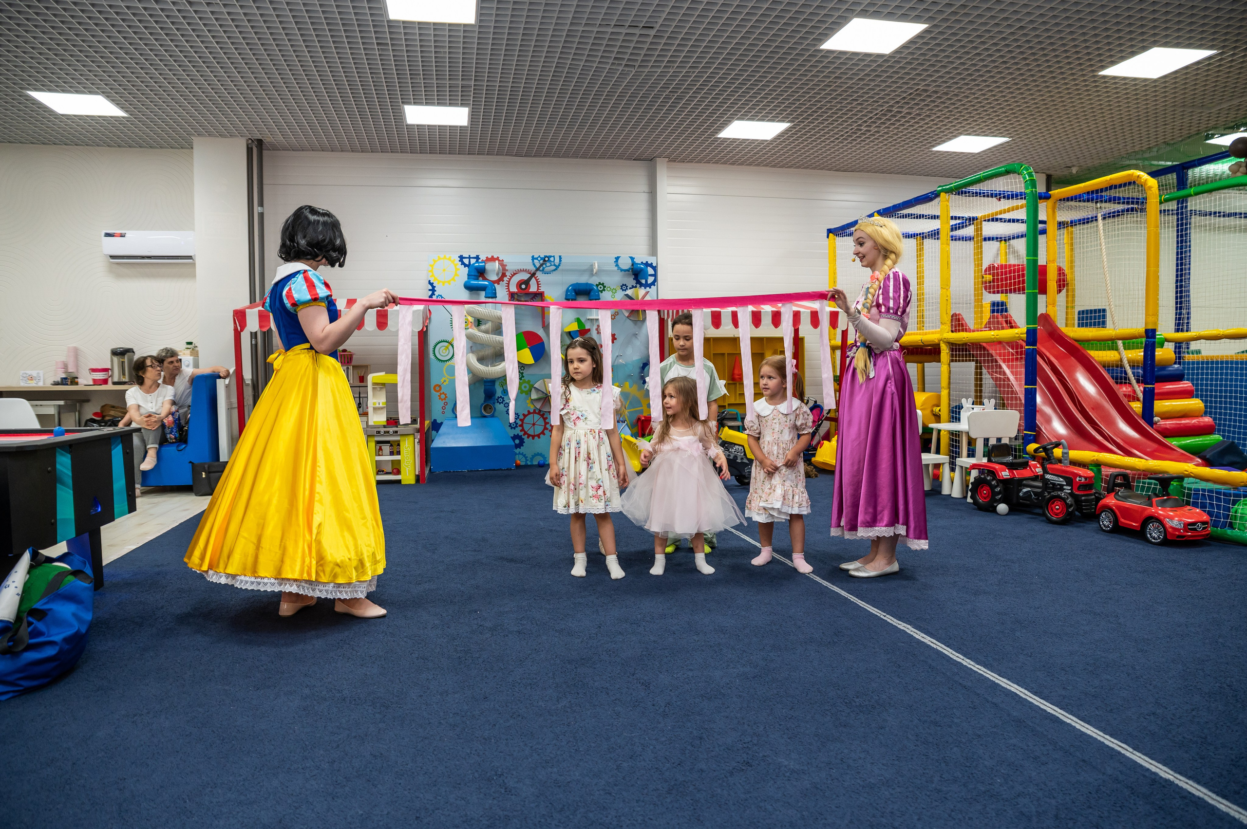 Игротека Ниндзя Кидс. Я Ольга Казанцева, фотографирую снимаю ваши киноистории и печатаю фото и цифровые портреты на холсте