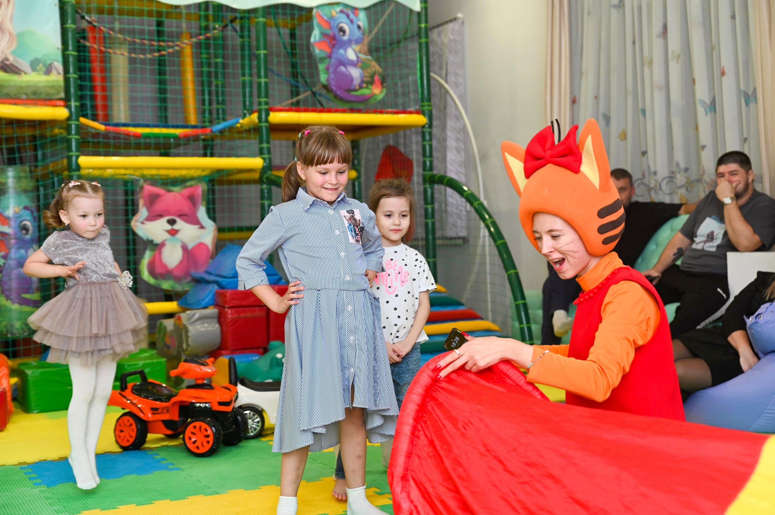 Игротека «Море Позитива». Я Ольга Казанцева, фотографирую снимаю ваши киноистории и печатаю фото и цифровые портреты на холсте