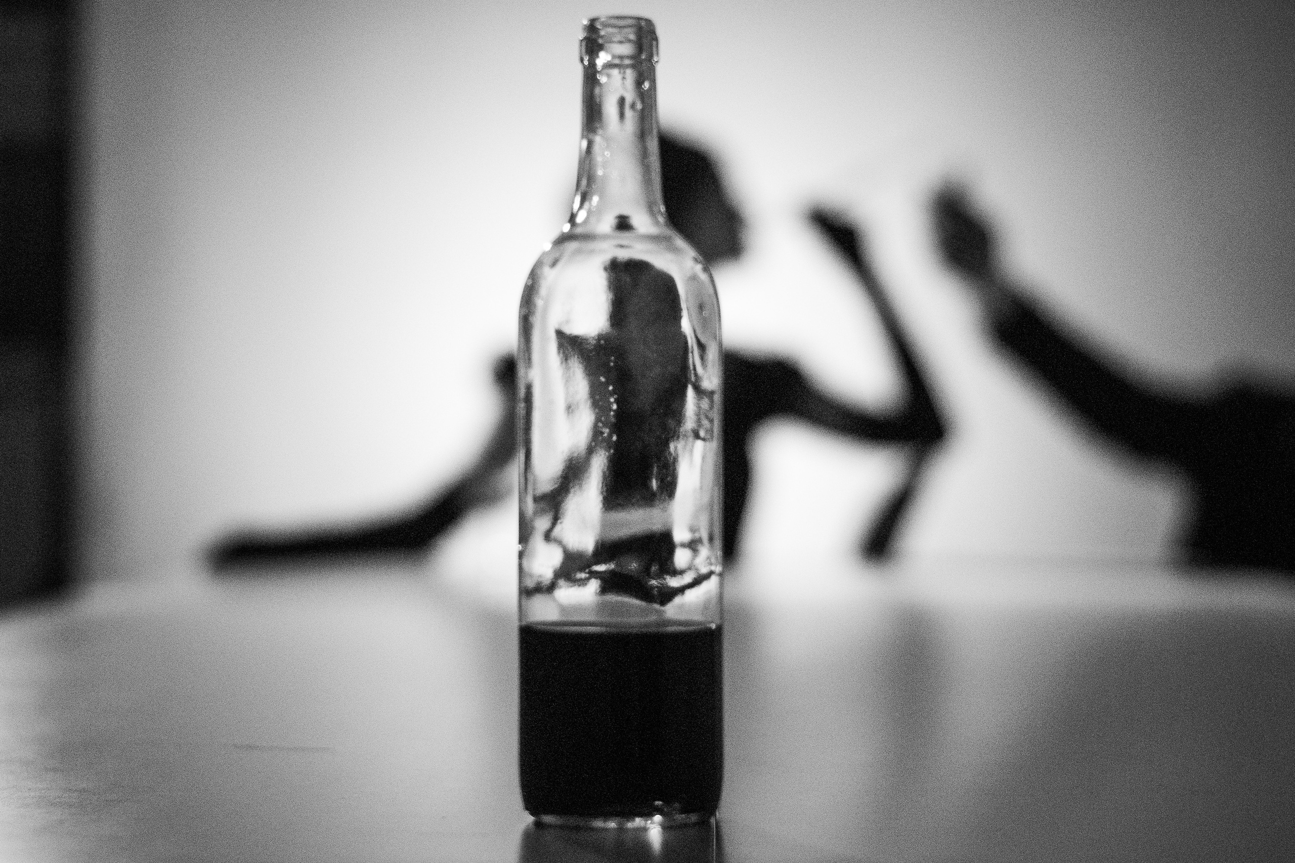 Повтор кадра Ирвина Пенна «Man Lighting Girl's Cigarette», New York, 1949. Портретный и архитектурный фотограф в Москве и Санкт-Петербурге