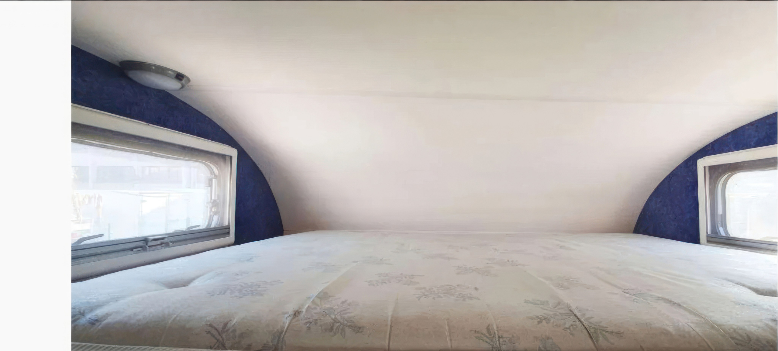 Внутреннее содержимое кемпера - автодома. Кемпердлявас — аренда Автодома для путешествий по Беларуси и за ее пределами! Путешествуйте с комфортом!