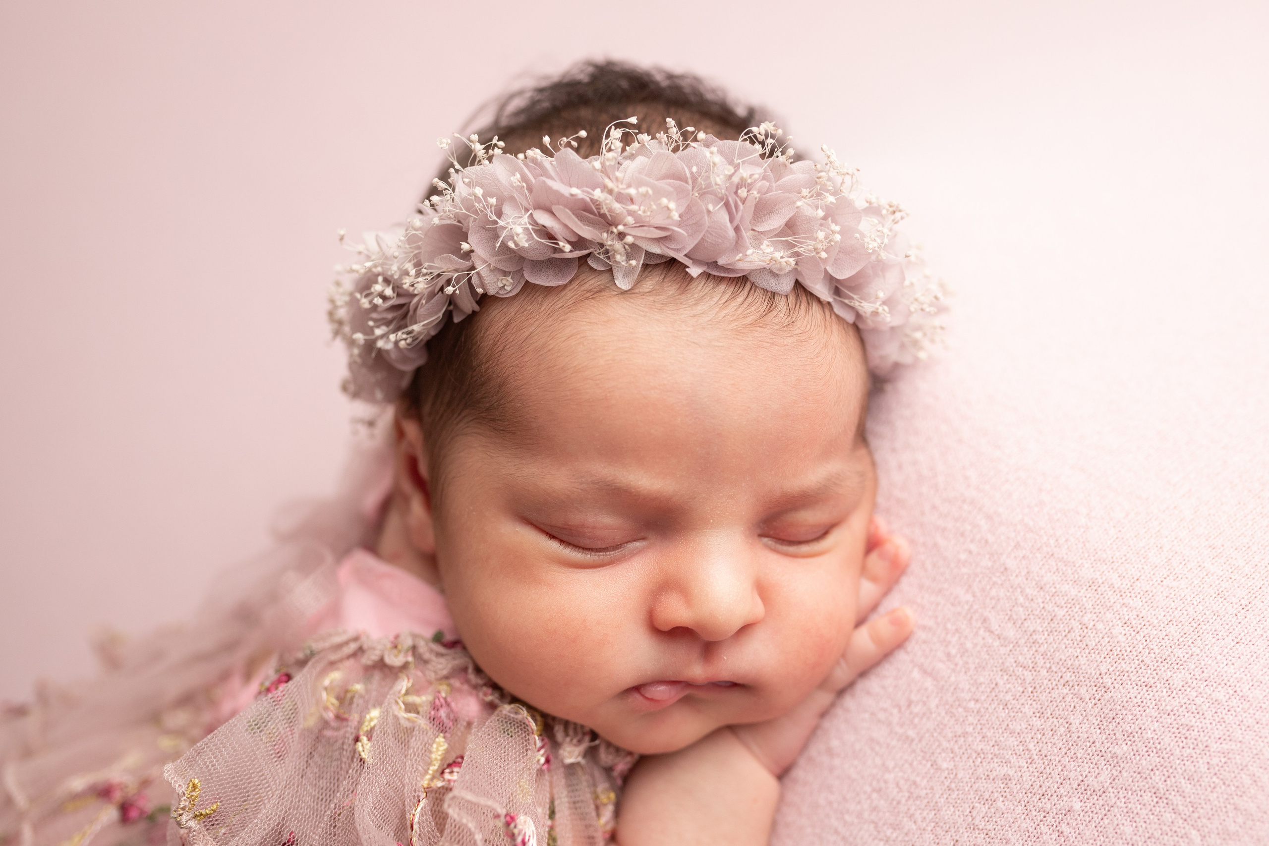 Классический стиль newborn. Фотограф новорождённых Анапа Елена Кушнарь