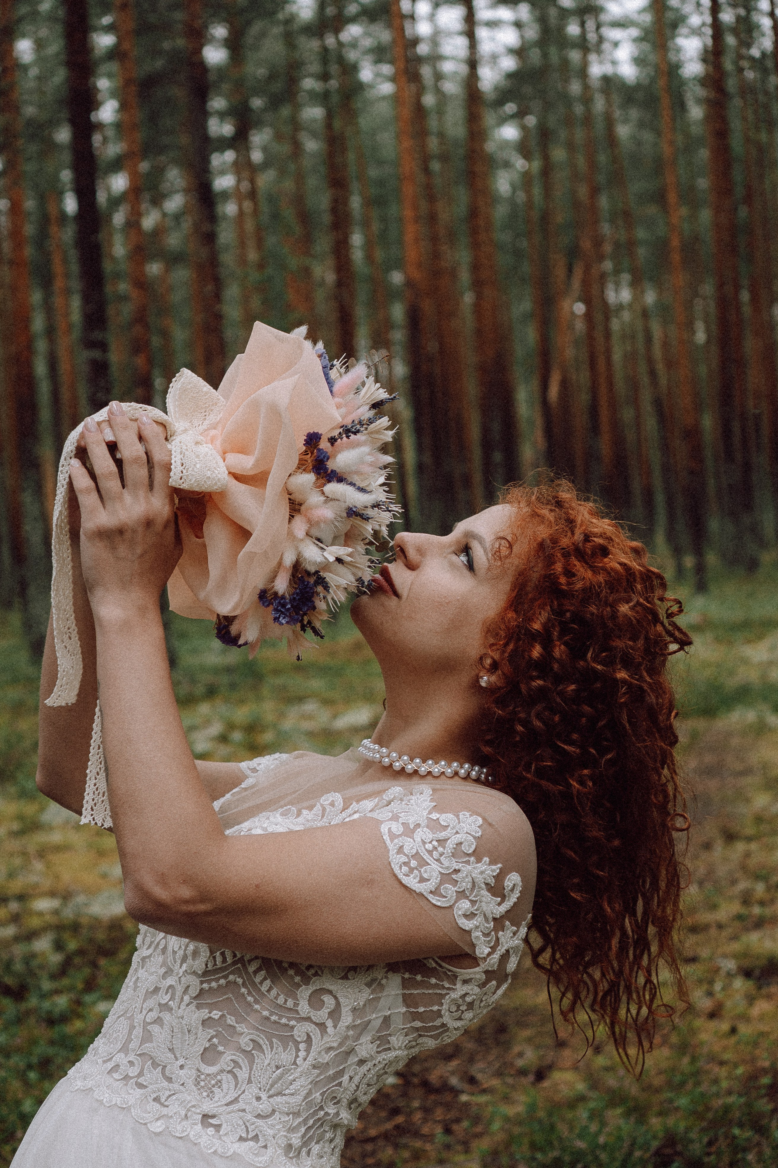 СВАДЕБНАЯ ФОТОСЕССИИЯ ПАРЫ В ГОРОДЕ ПРИОЗЕРСК В СОСНОВОМ ЛЕСУ И С ПИКАПОМ. Профессиональный фотограф, Санкт-Петербург — Виктория Богомолова