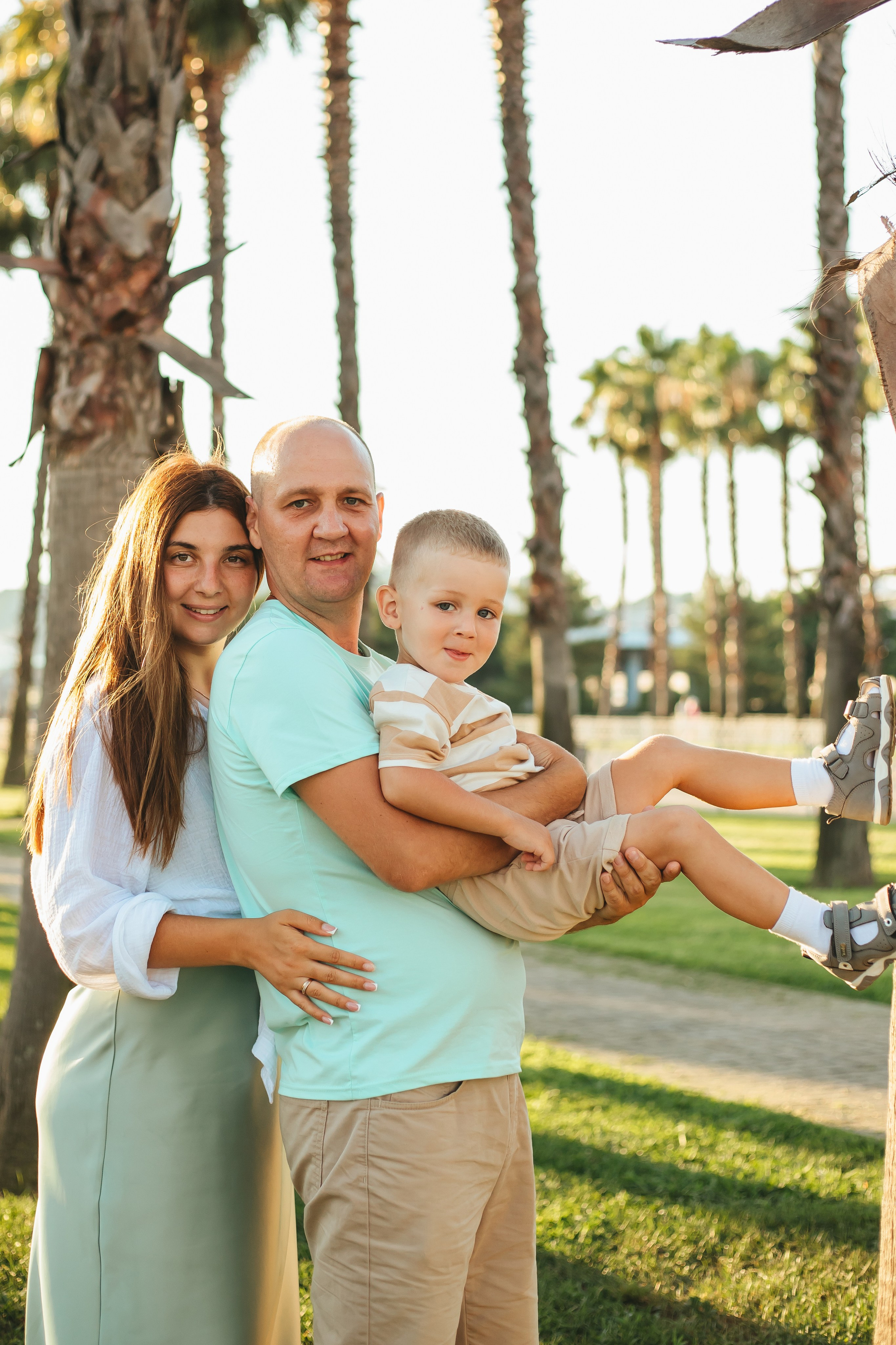 На берегу моря. Семейный и свадебный фотограф Сочи Адлер Сириус Красная поляна