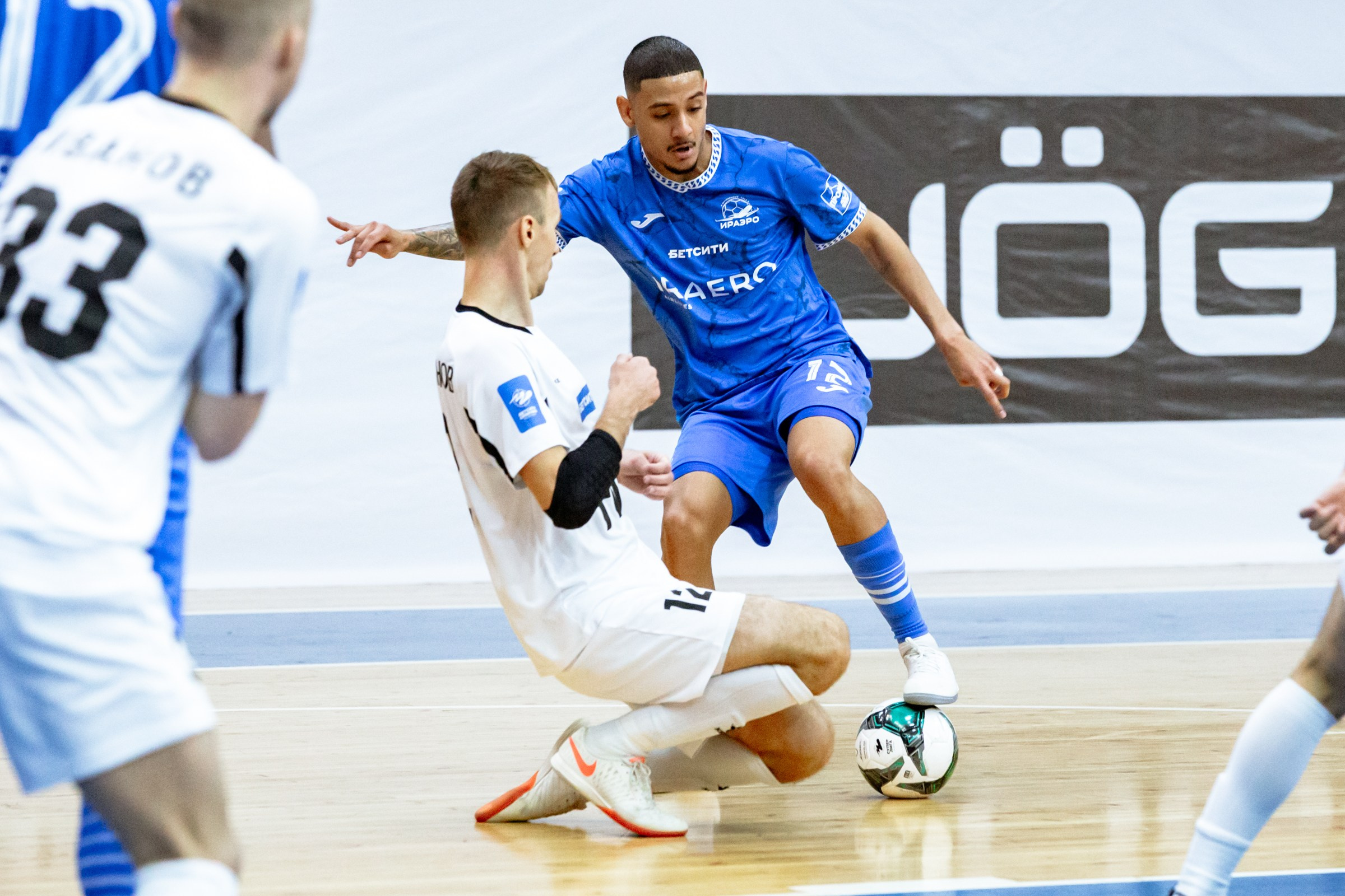 БЕТСИТИ Суперлига по футзалу | ИрАэро — Синара | 11.10.25. Фотограф в Иркутске Евгения Айвазова