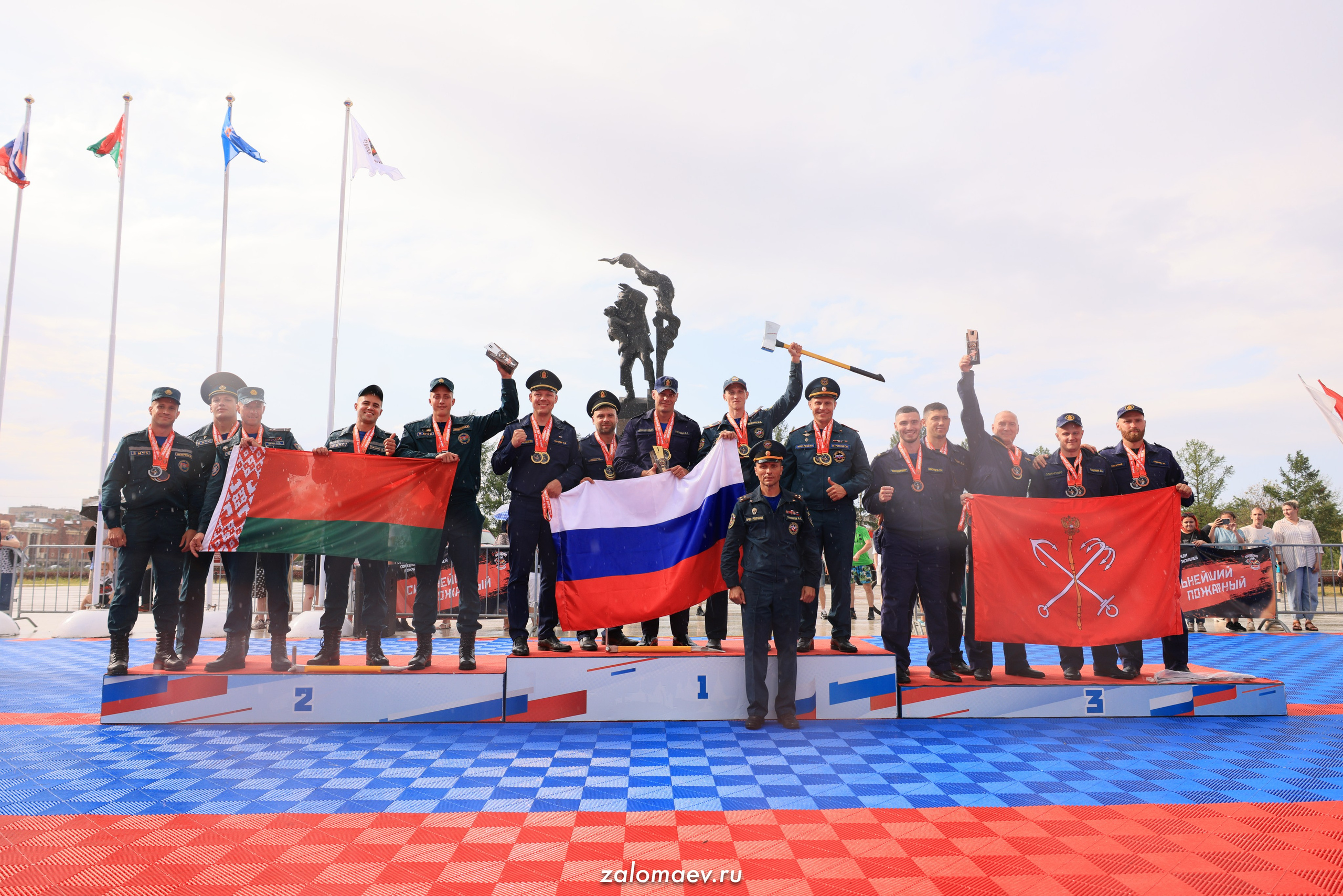 Сильнейший пожарный. Фотограф Александр Заломаев