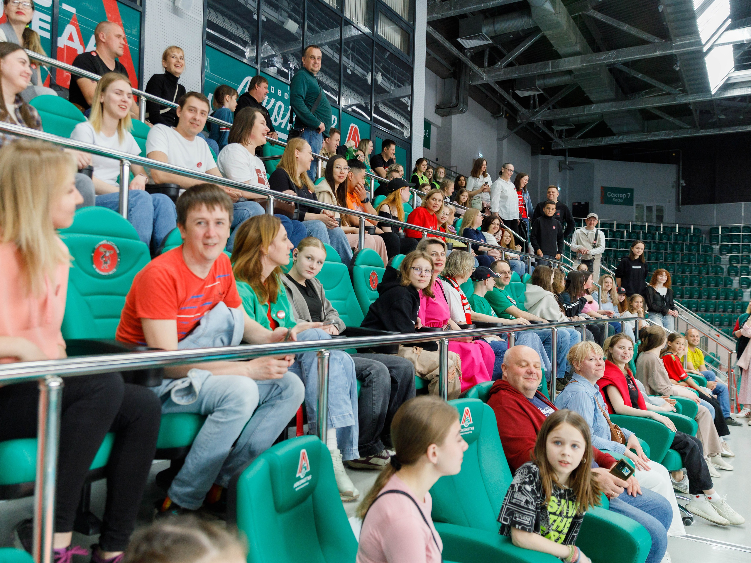 ВК «Локомотив». Экскурсия для фанатов клуба. Репортажный фотограф в Новосибирске Алена Помазунова