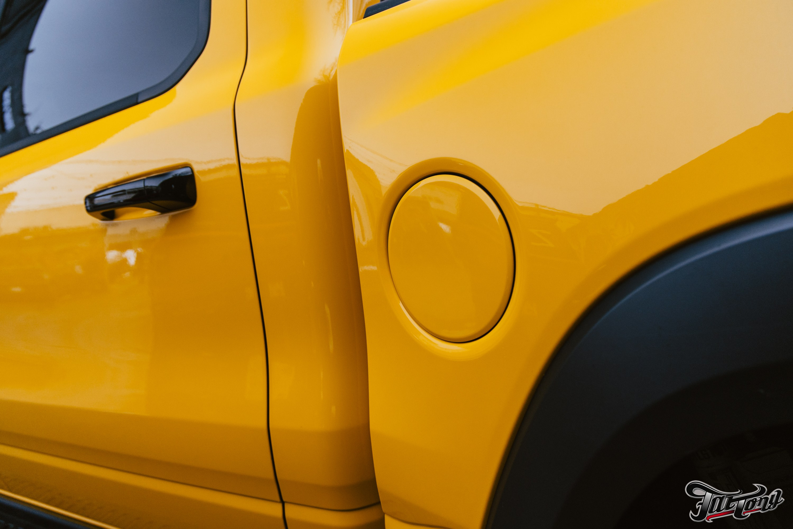 RAM TRX замена ремней безопасности и оклейка в полиуретан. DeLorein