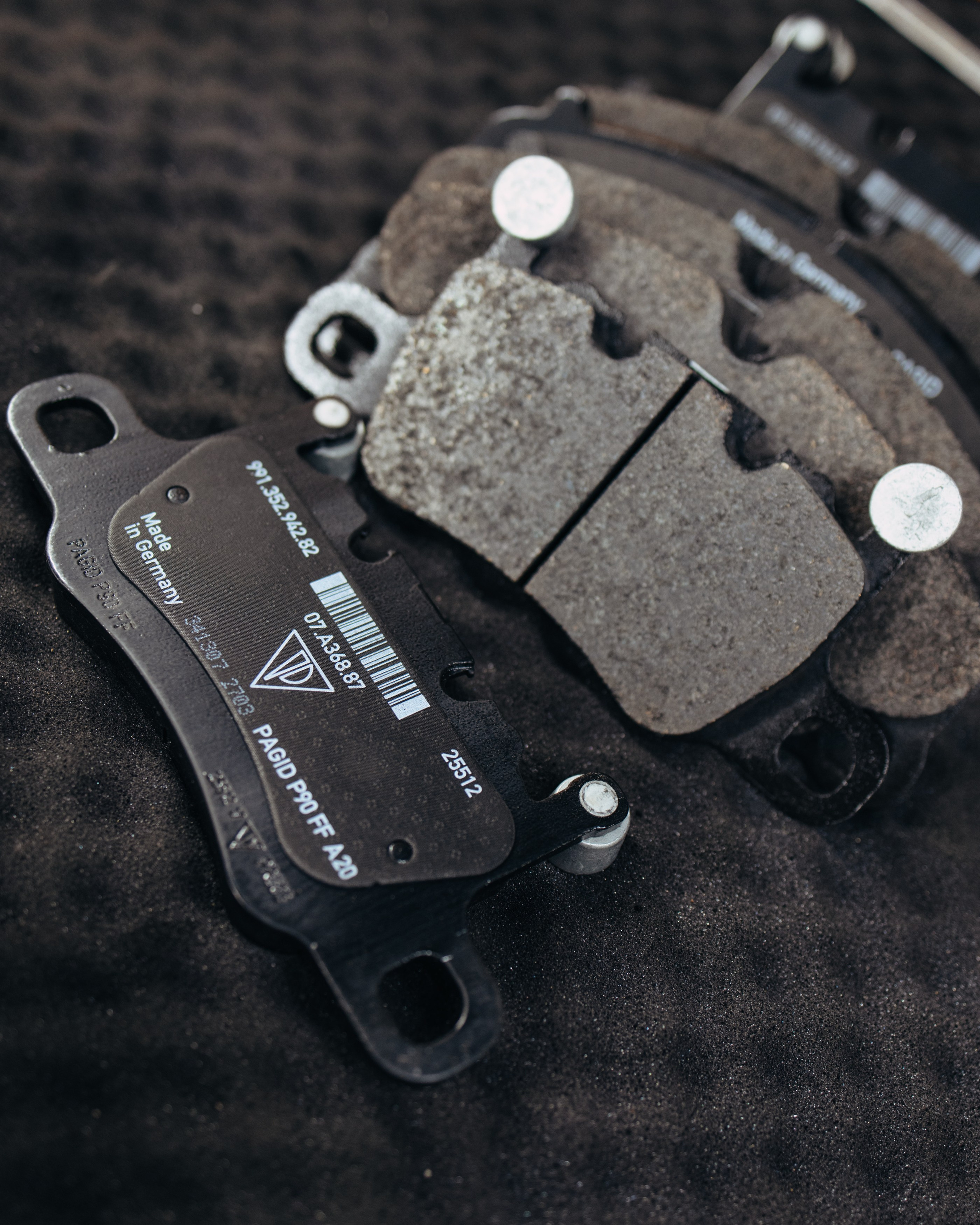 Porsche 911 замена дисков после перегрева и замена колодок. DeLorein