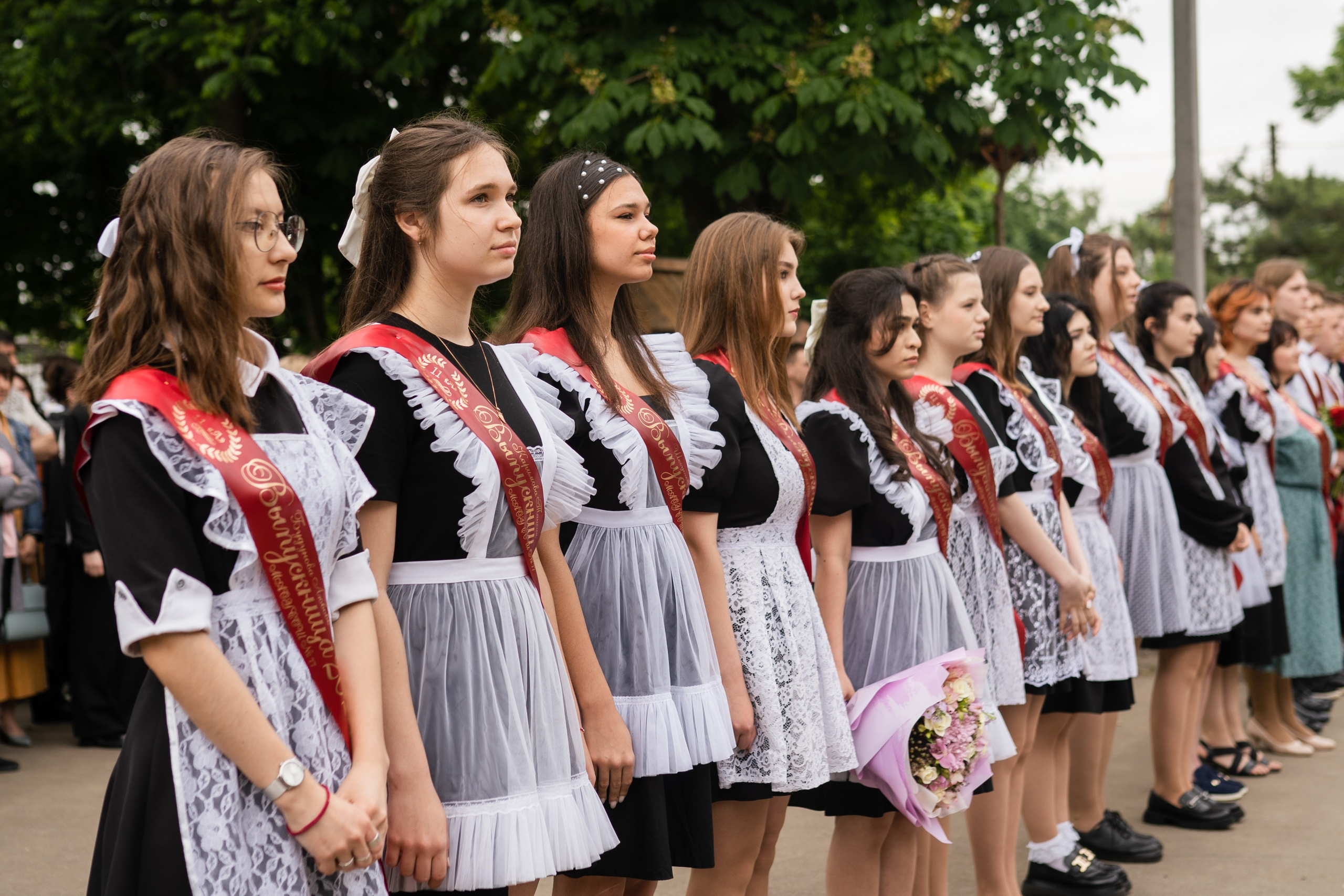 Последний звонок (СШ 77). Выпускные альбомы «Поколение» в городе Краснодар