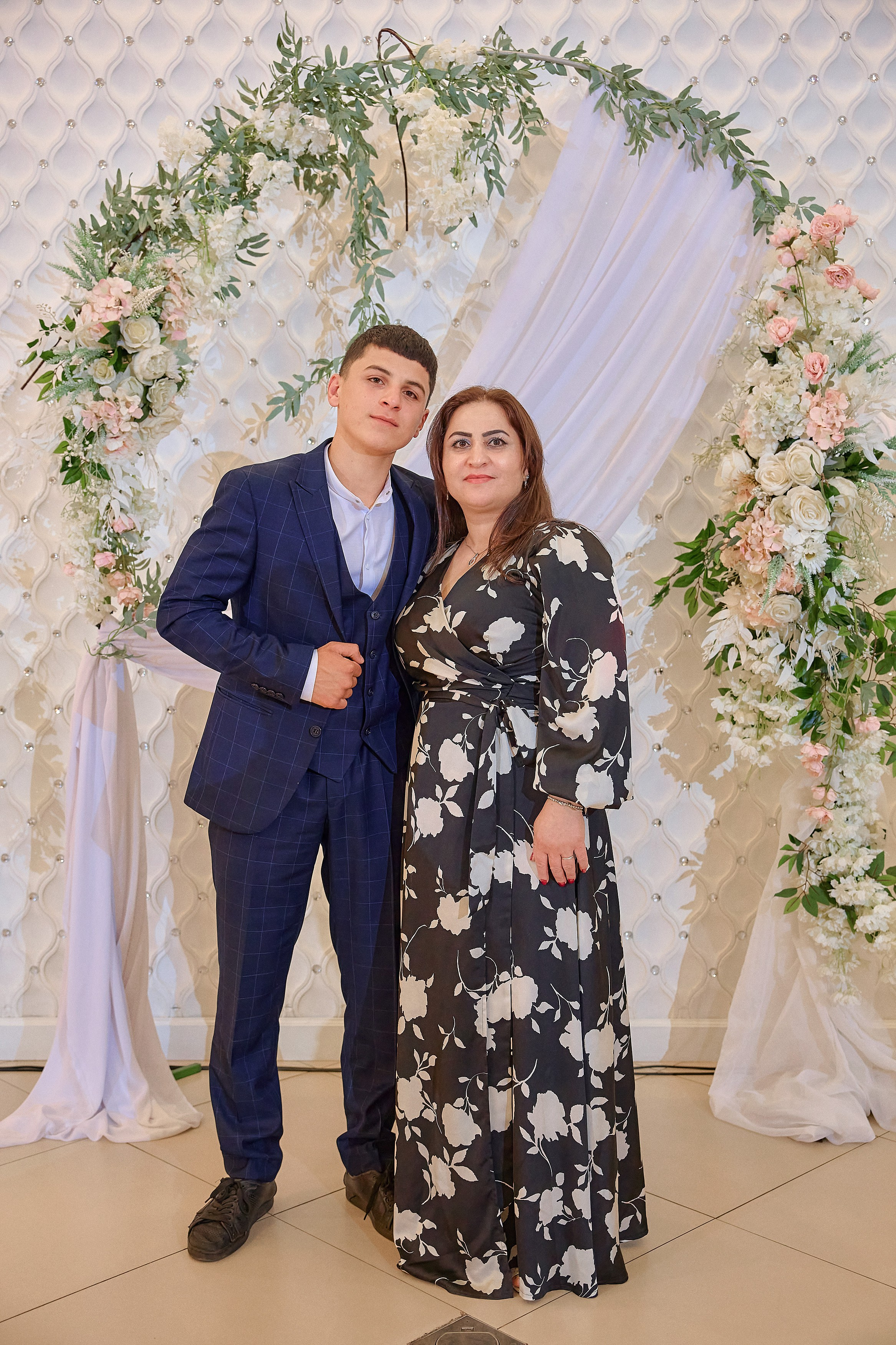 Портфолио репортажной фотосъёмки: Выпускной в ресторане «Император». Фотограф Яковлев Роман — Красноярск