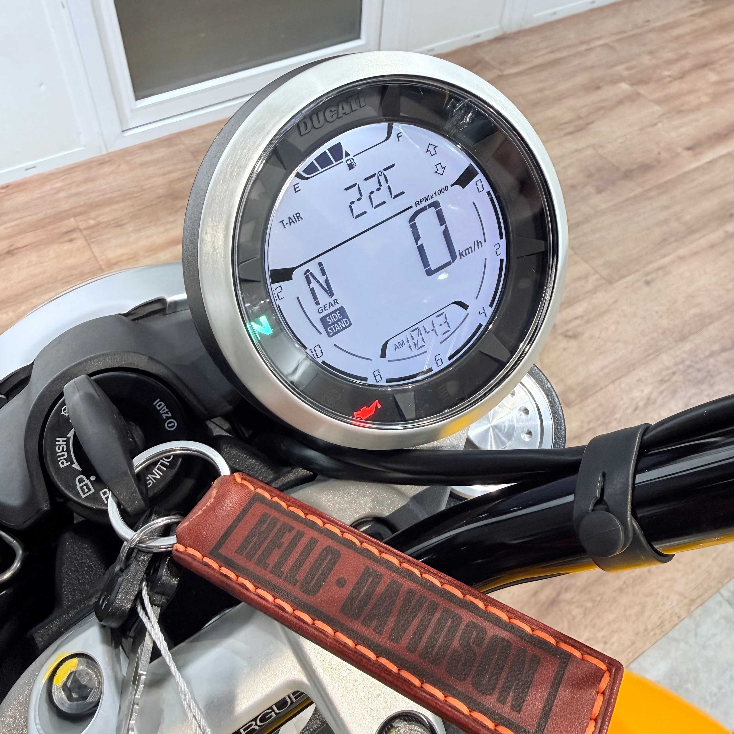 NЕW 2020 DUСАTI Scrambler Shining Blасk Yеllow. Hello Davidson, Москва. Только хорошие мотоциклы…