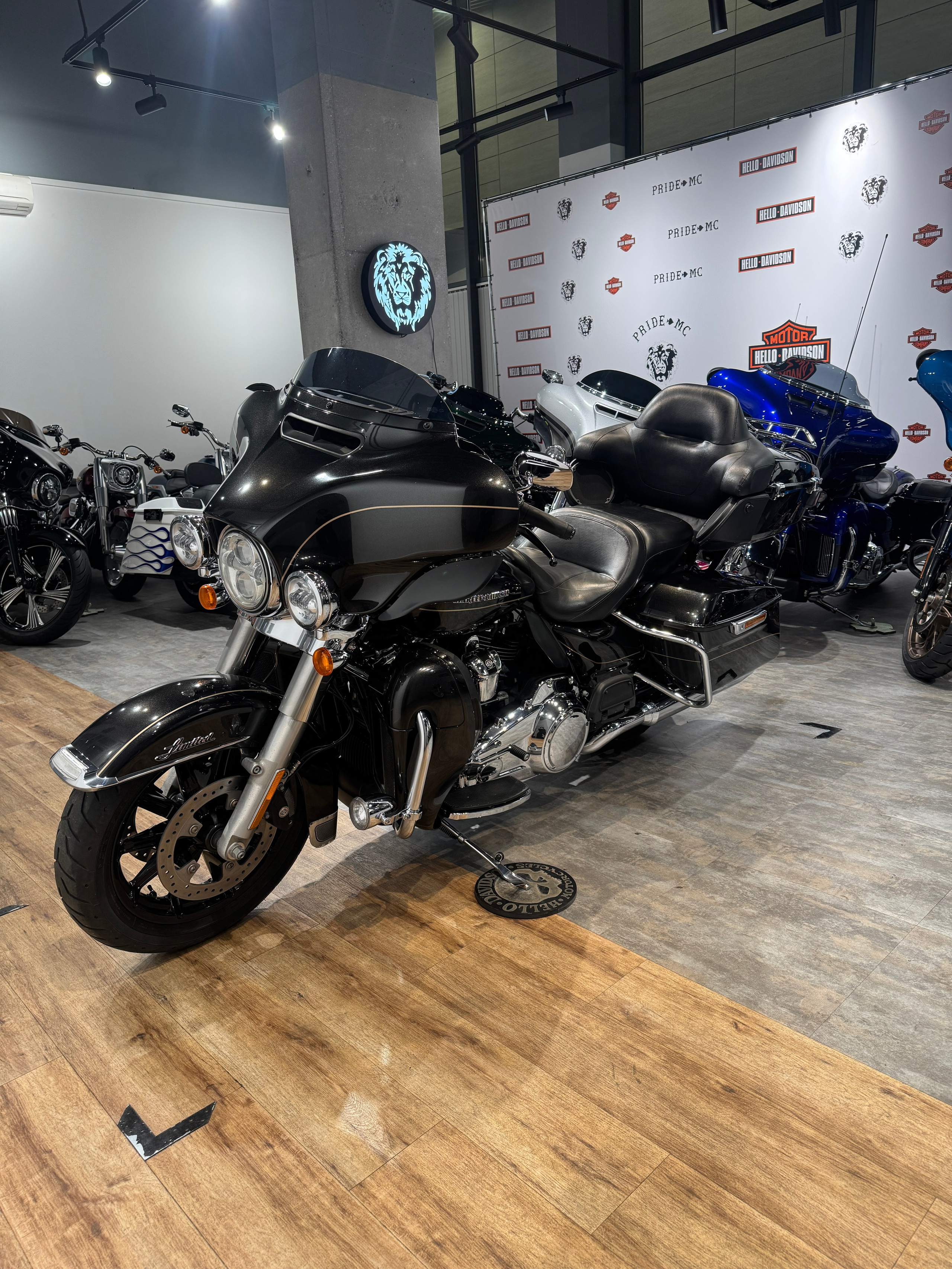 Мотоциклы Harley-Davidson 2017 Electra Glide Limited (Black Tempest) (Touring)  — купить мотоцикл. Hello Davidson, Москва. Только хорошие мотоциклы…