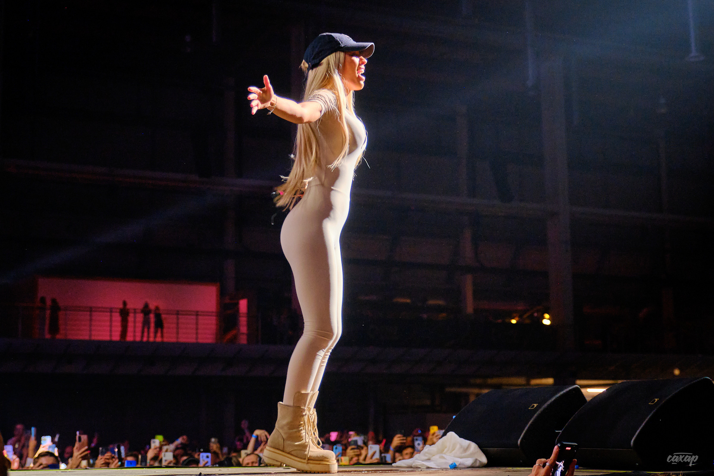 Люся Чеботина фотографии с концерта. Концертный Фотограф Юра Сахар