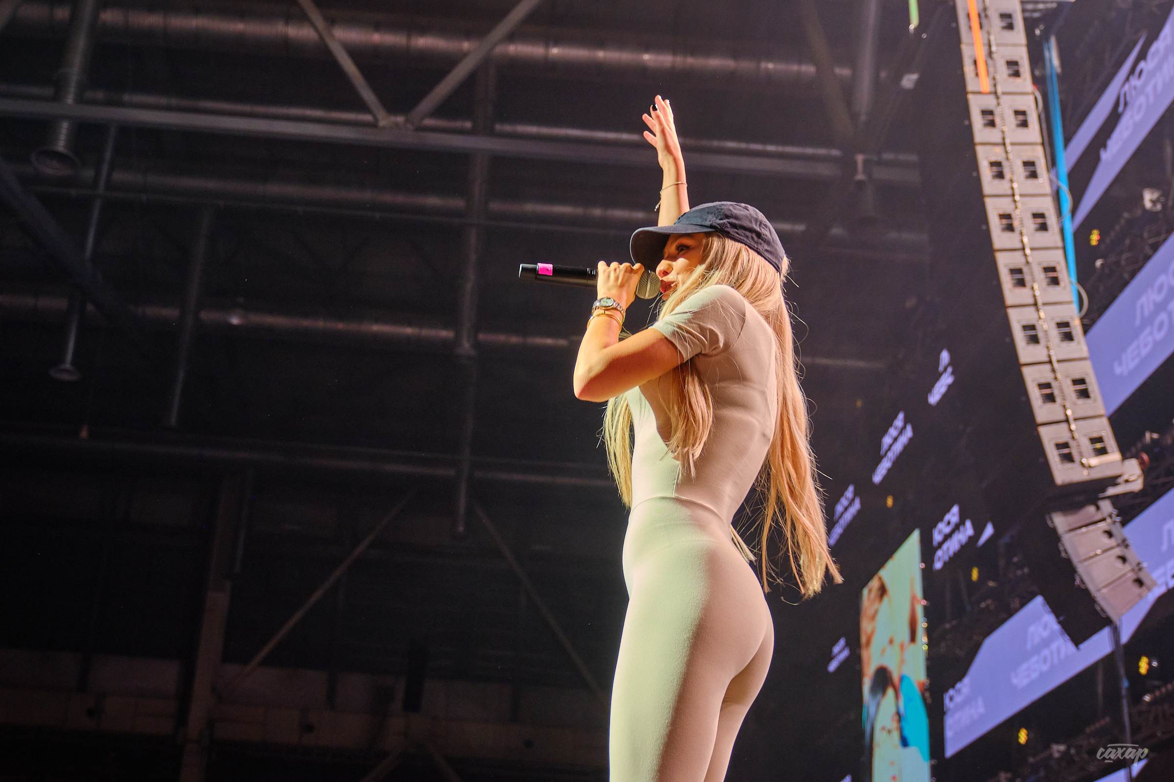 Люся Чеботина фотографии с концерта. Концертный Фотограф Юра Сахар